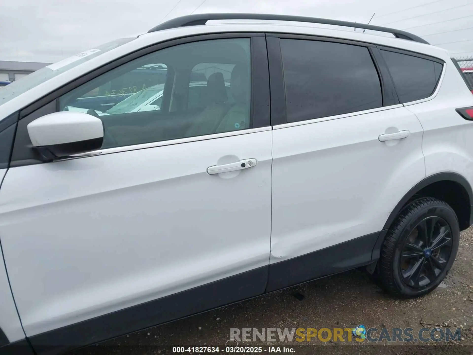 15 Photograph of a damaged car 1FMCU9HD7KUB82929 FORD ESCAPE 2019