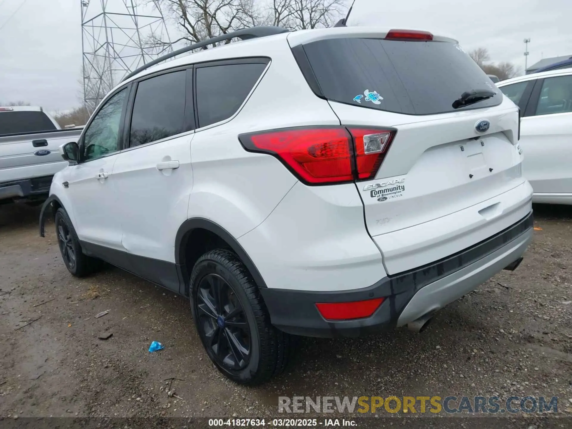 3 Photograph of a damaged car 1FMCU9HD7KUB82929 FORD ESCAPE 2019