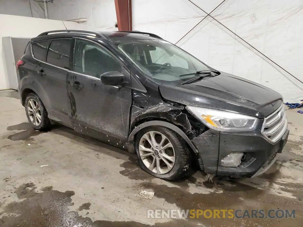 4 Photograph of a damaged car 1FMCU9HD7KUC17646 FORD ESCAPE 2019