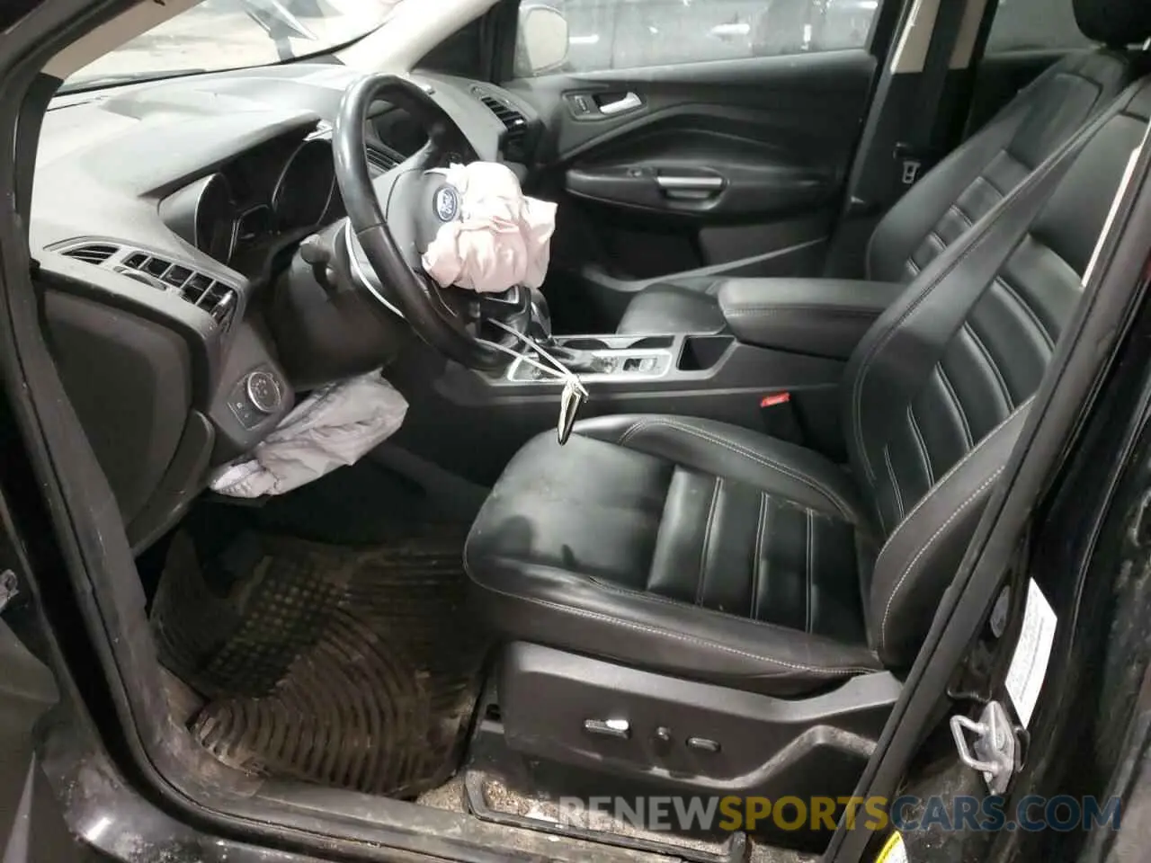 7 Photograph of a damaged car 1FMCU9HD7KUC17646 FORD ESCAPE 2019