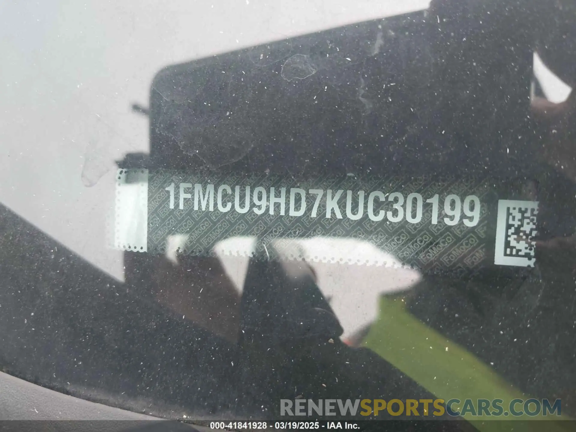 9 Photograph of a damaged car 1FMCU9HD7KUC30199 FORD ESCAPE 2019