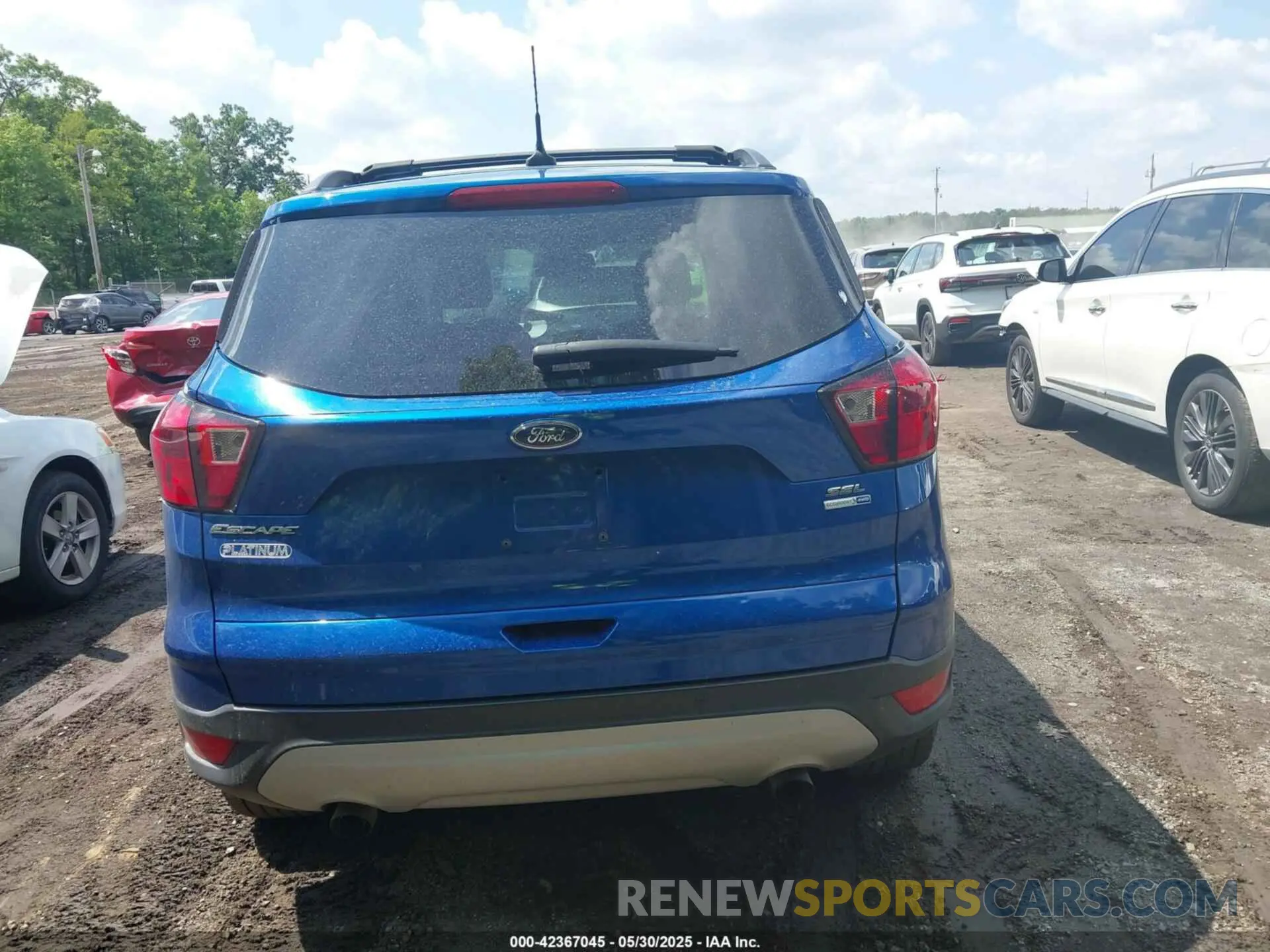 16 Photograph of a damaged car 1FMCU9HD8KUA06519 FORD ESCAPE 2019