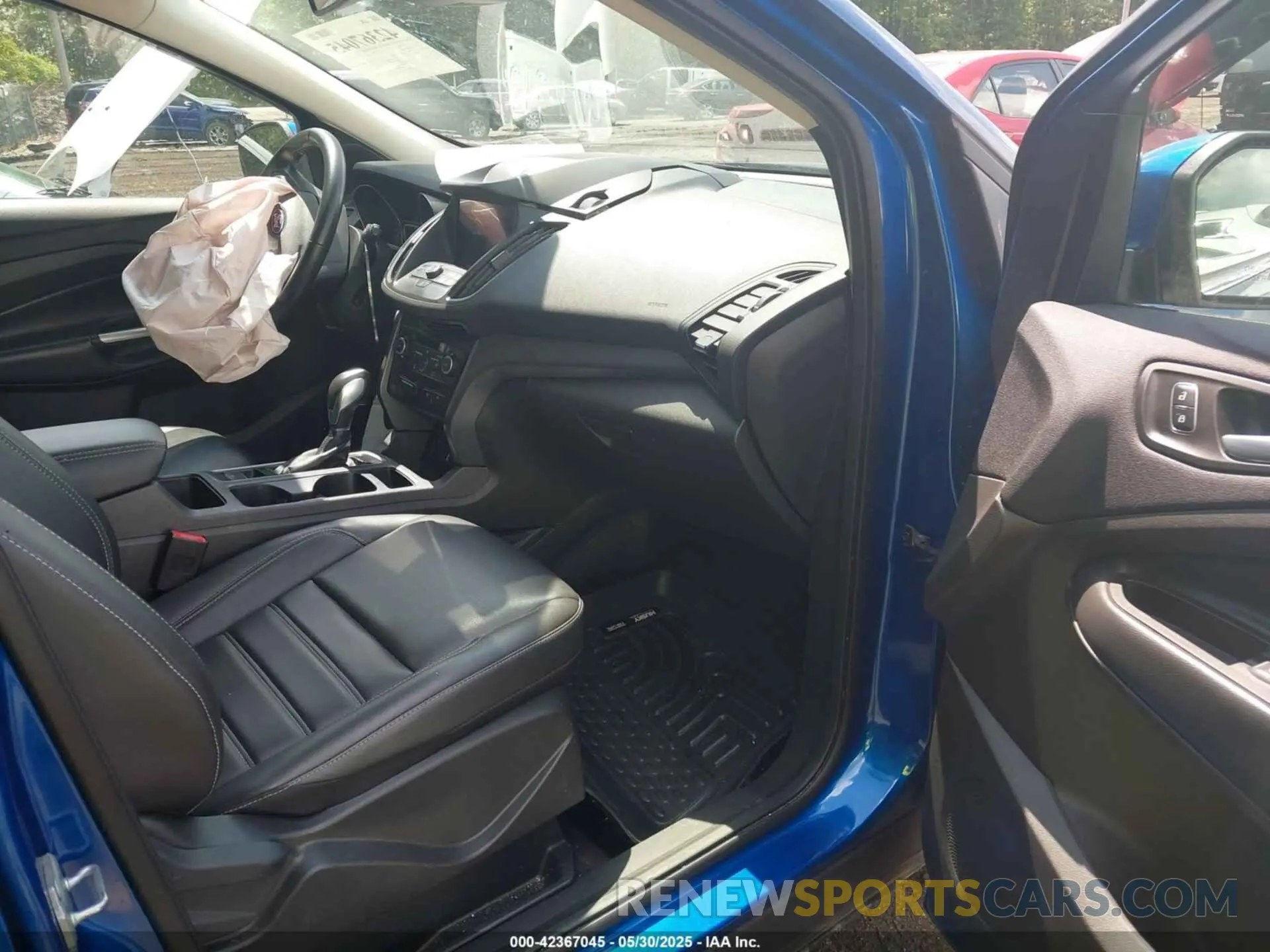 5 Photograph of a damaged car 1FMCU9HD8KUA06519 FORD ESCAPE 2019