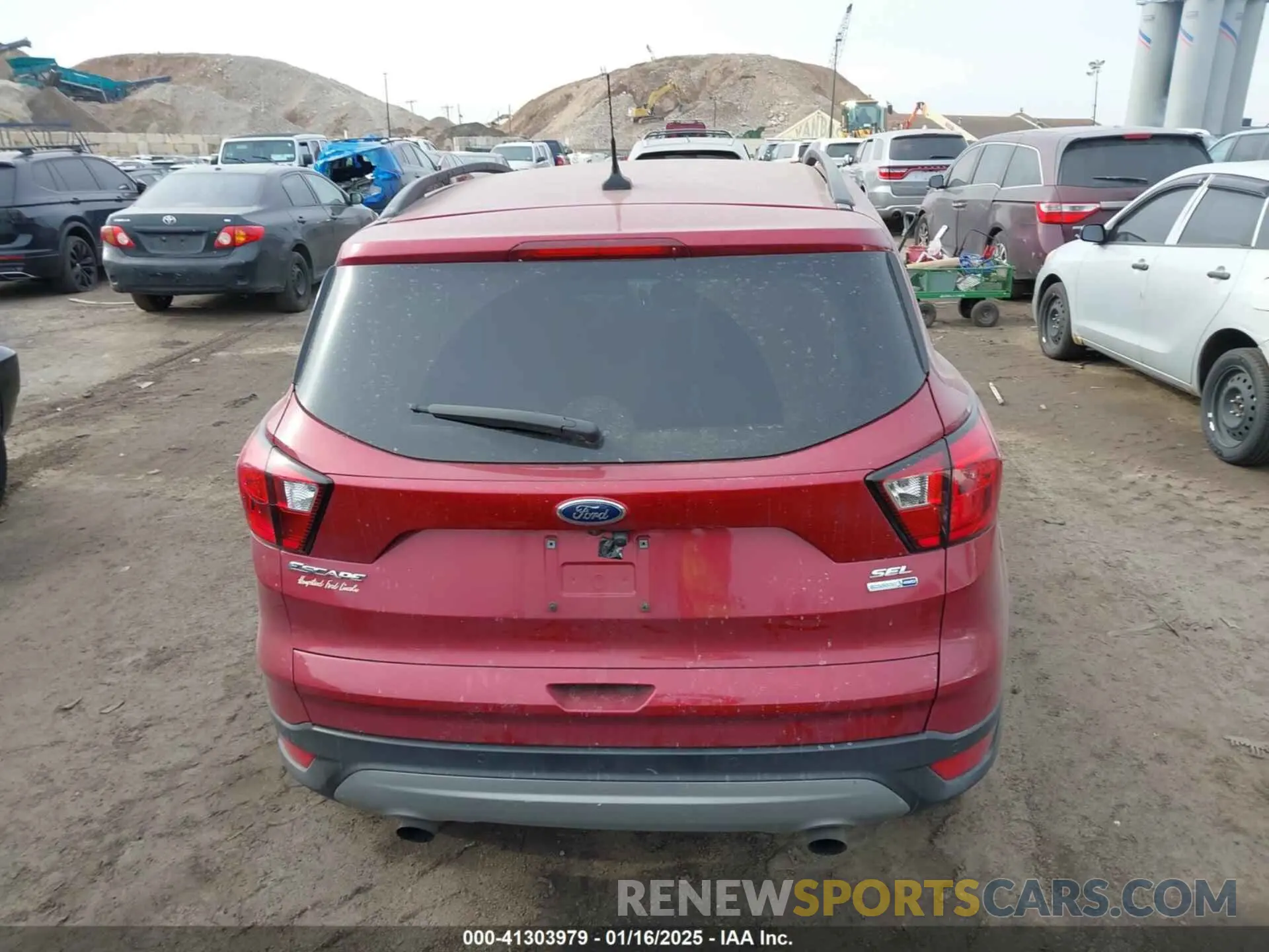 16 Photograph of a damaged car 1FMCU9HD8KUA09033 FORD ESCAPE 2019