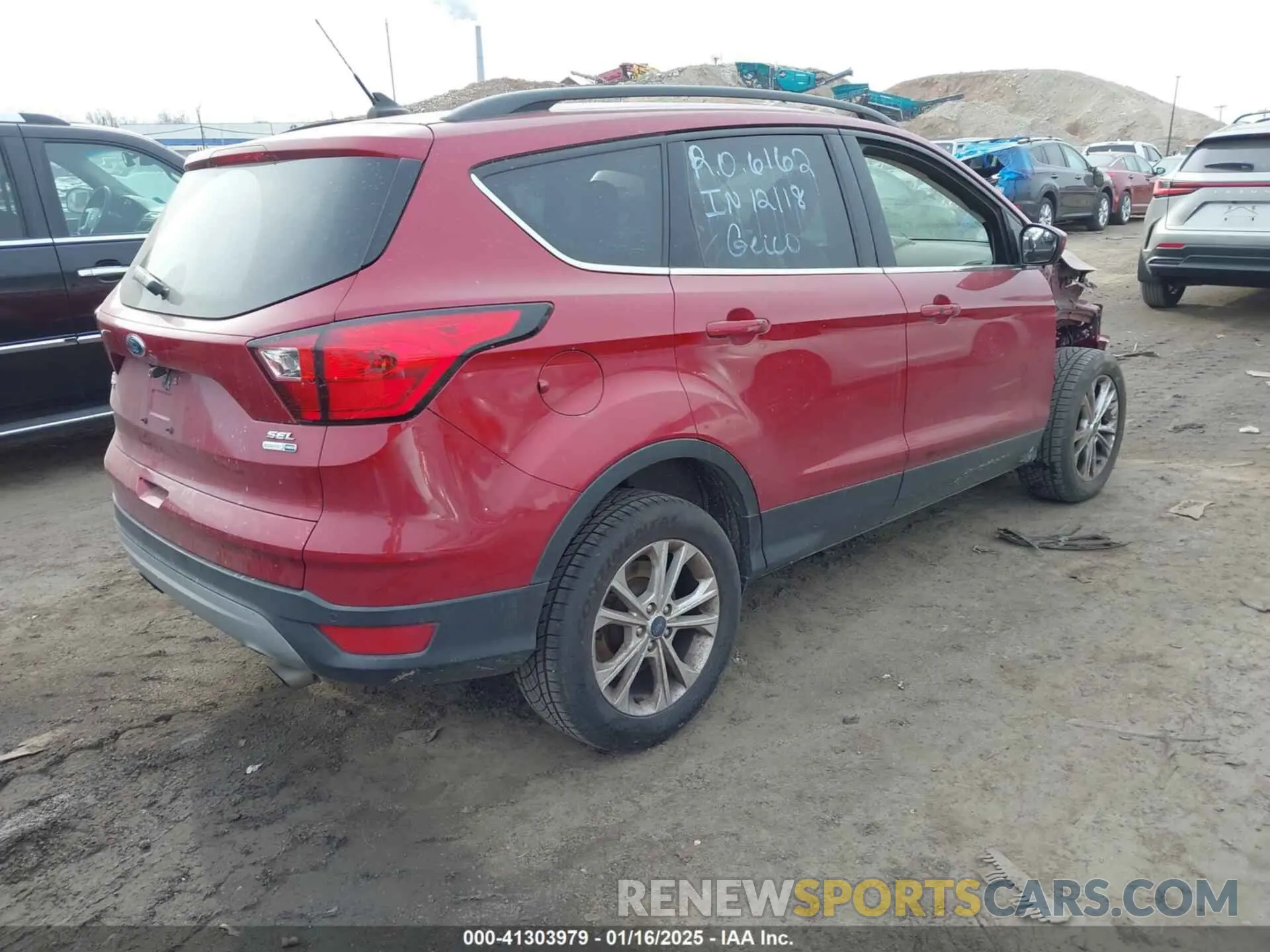 4 Photograph of a damaged car 1FMCU9HD8KUA09033 FORD ESCAPE 2019
