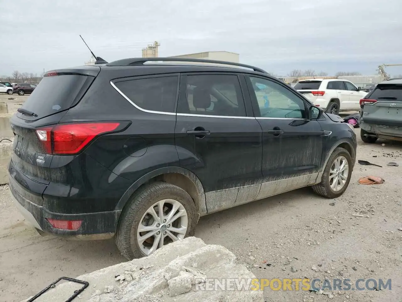 3 Photograph of a damaged car 1FMCU9HD8KUB02585 FORD ESCAPE 2019