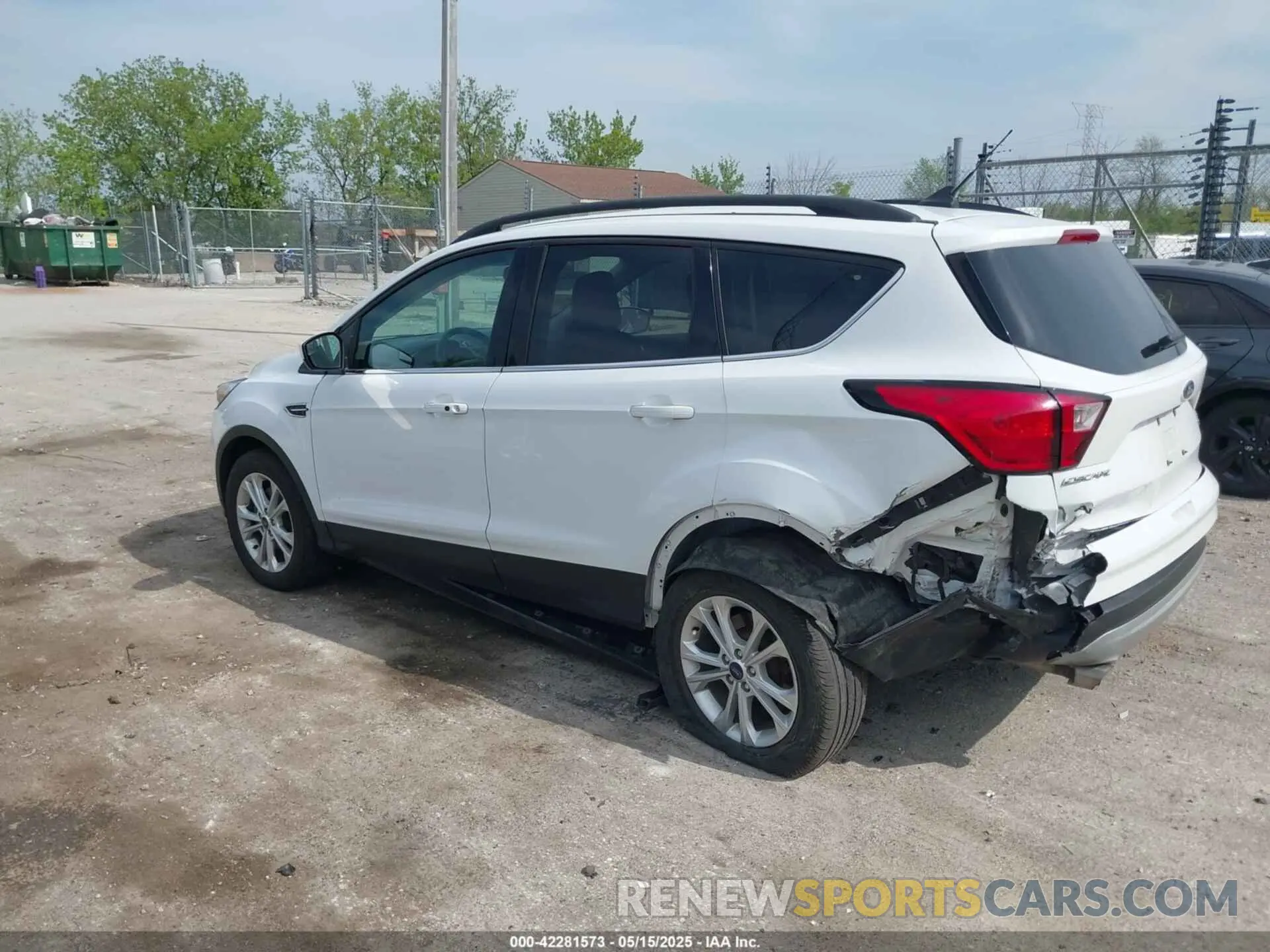 3 Photograph of a damaged car 1FMCU9HD8KUB25249 FORD ESCAPE 2019