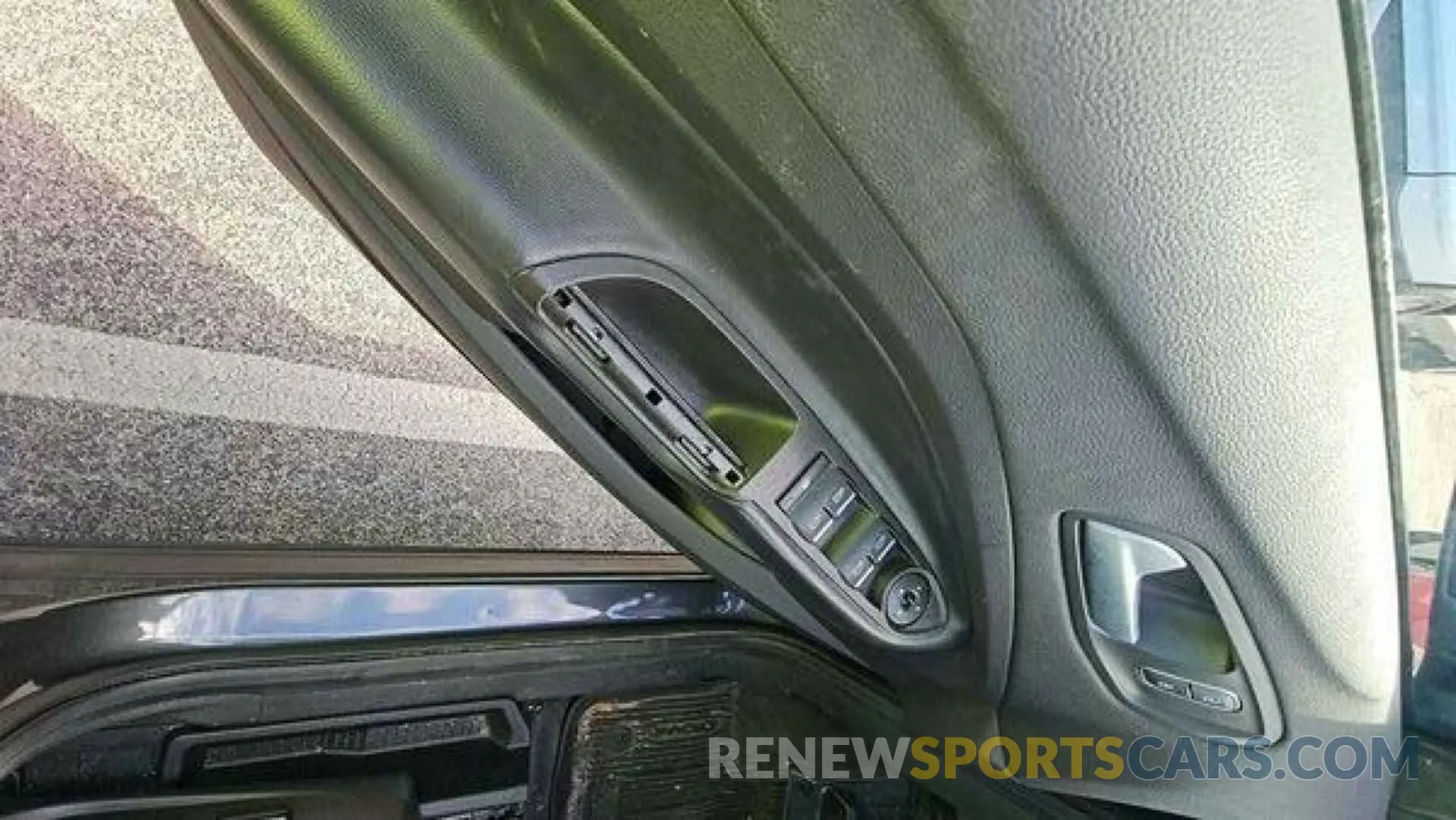 16 Photograph of a damaged car 1FMCU9HD8KUB82034 FORD ESCAPE 2019