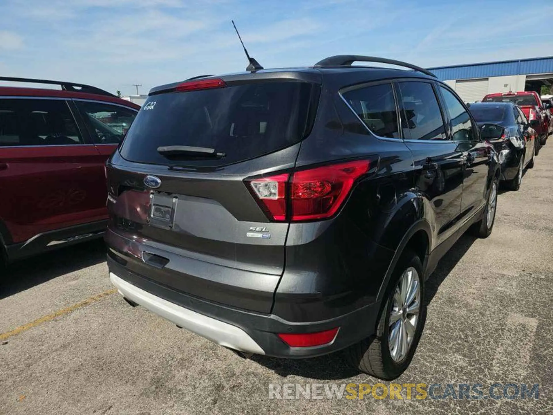3 Photograph of a damaged car 1FMCU9HD8KUB82034 FORD ESCAPE 2019