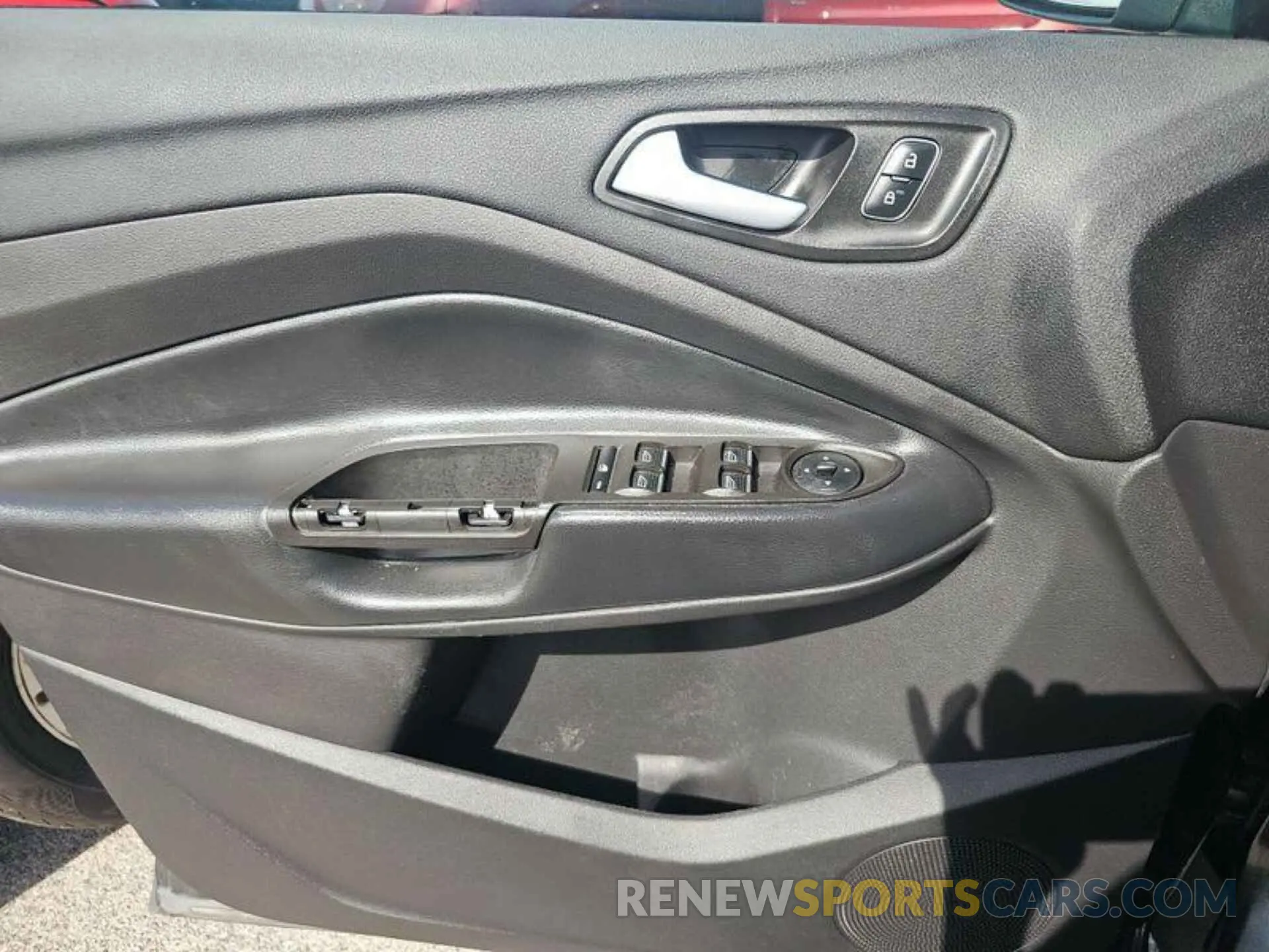 6 Photograph of a damaged car 1FMCU9HD8KUB82034 FORD ESCAPE 2019