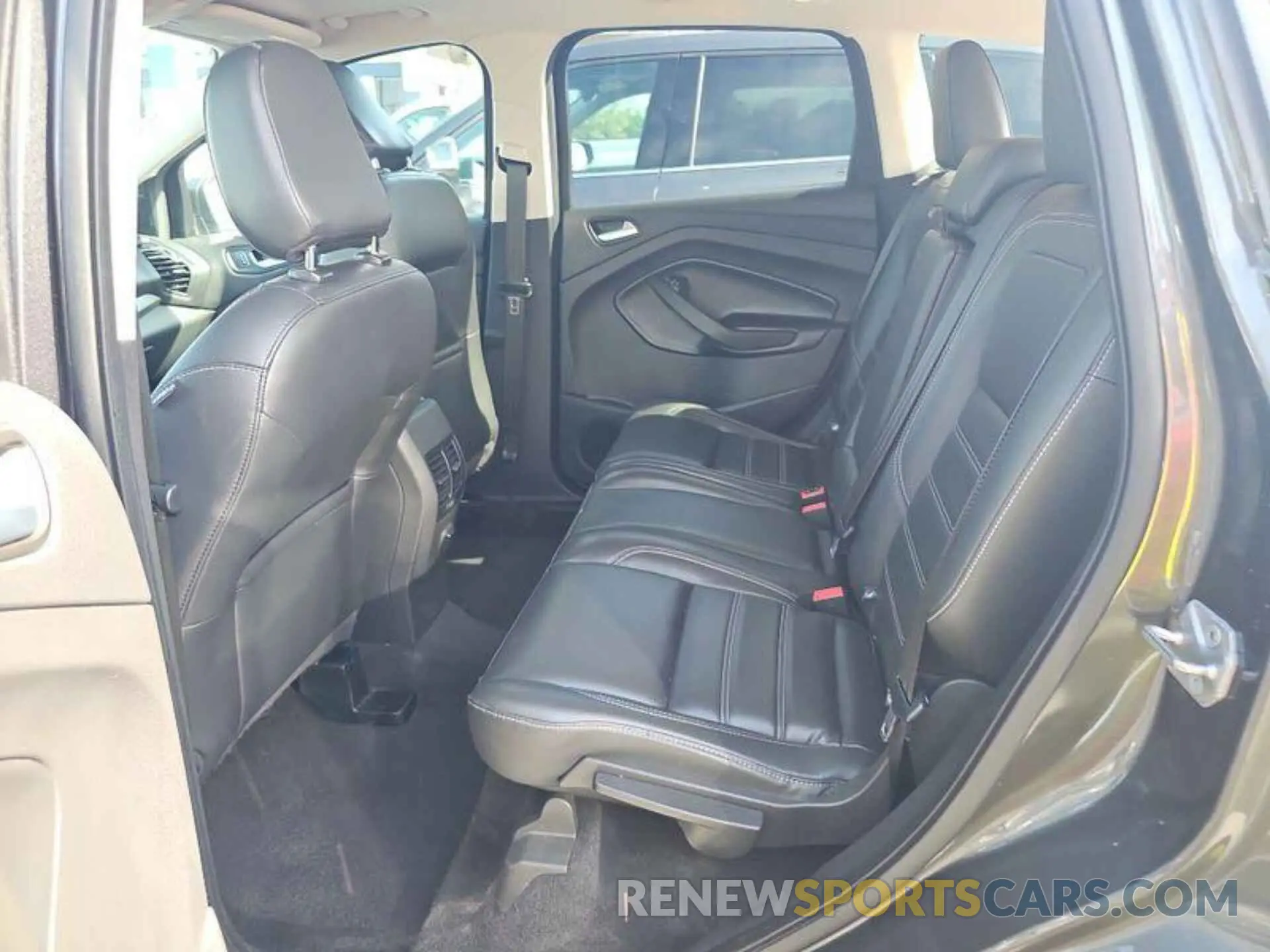 9 Photograph of a damaged car 1FMCU9HD8KUB82034 FORD ESCAPE 2019