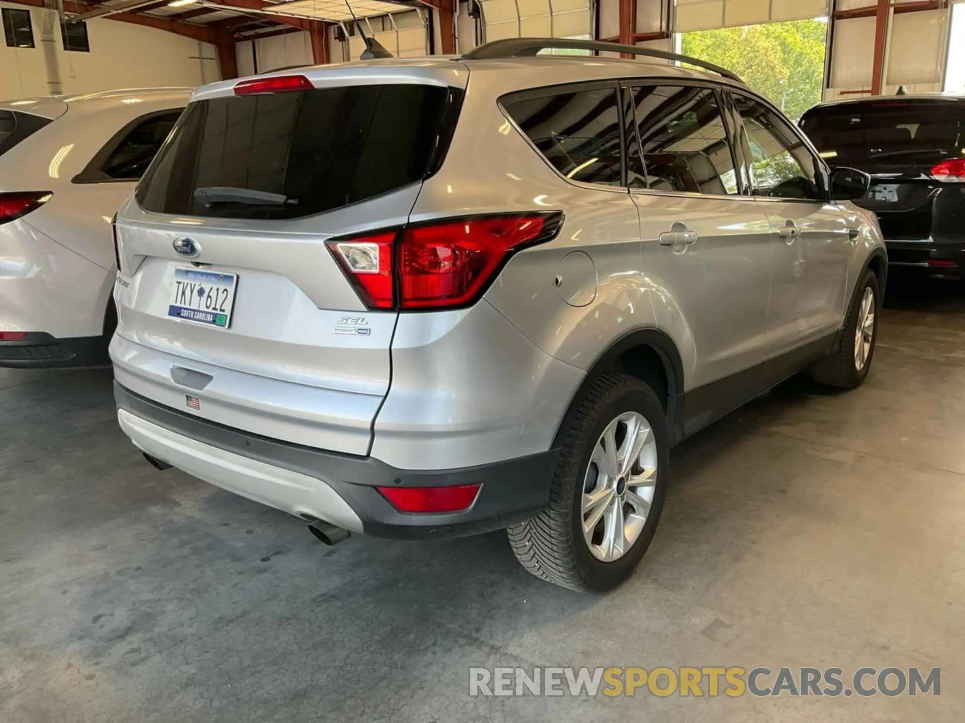 14 Photograph of a damaged car 1FMCU9HD8KUB82387 FORD ESCAPE 2019