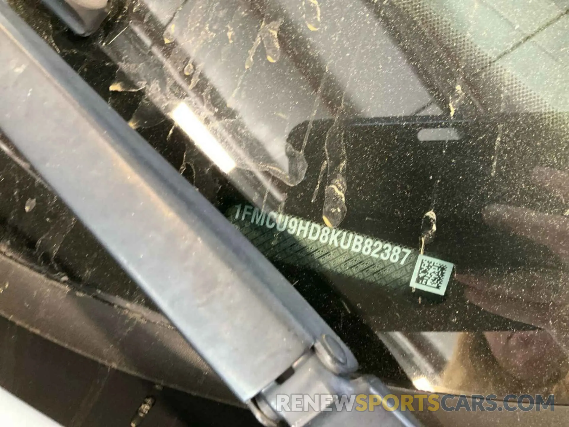 15 Photograph of a damaged car 1FMCU9HD8KUB82387 FORD ESCAPE 2019