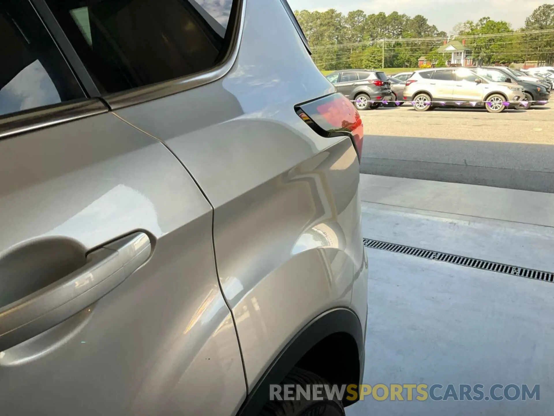 19 Photograph of a damaged car 1FMCU9HD8KUB82387 FORD ESCAPE 2019