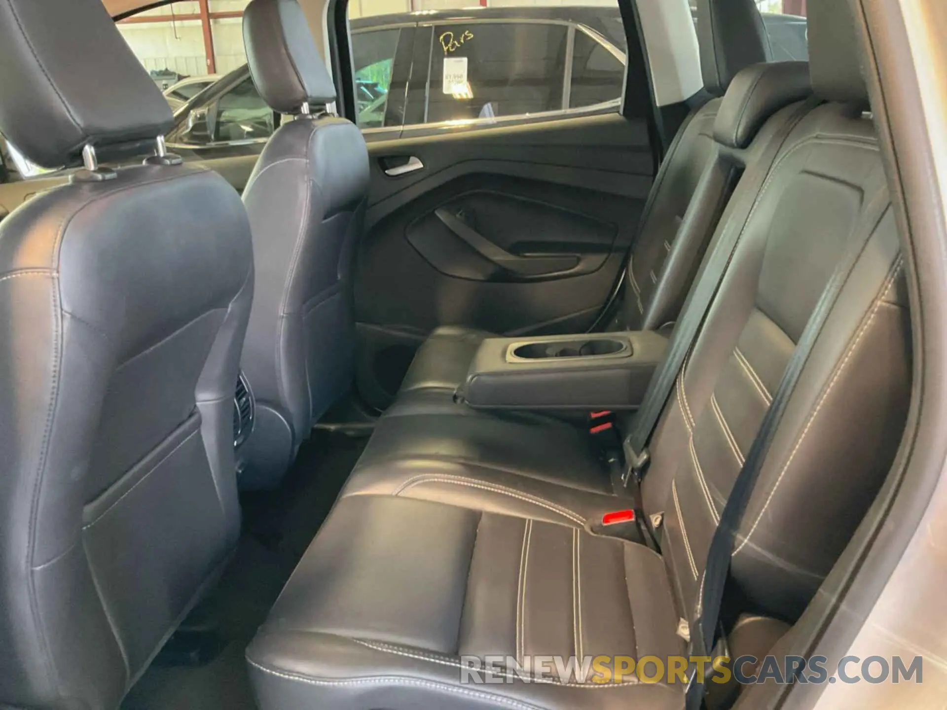 22 Photograph of a damaged car 1FMCU9HD8KUB82387 FORD ESCAPE 2019