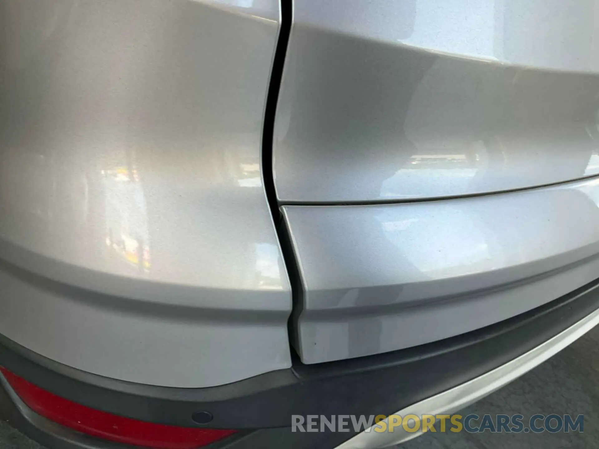4 Photograph of a damaged car 1FMCU9HD8KUB82387 FORD ESCAPE 2019