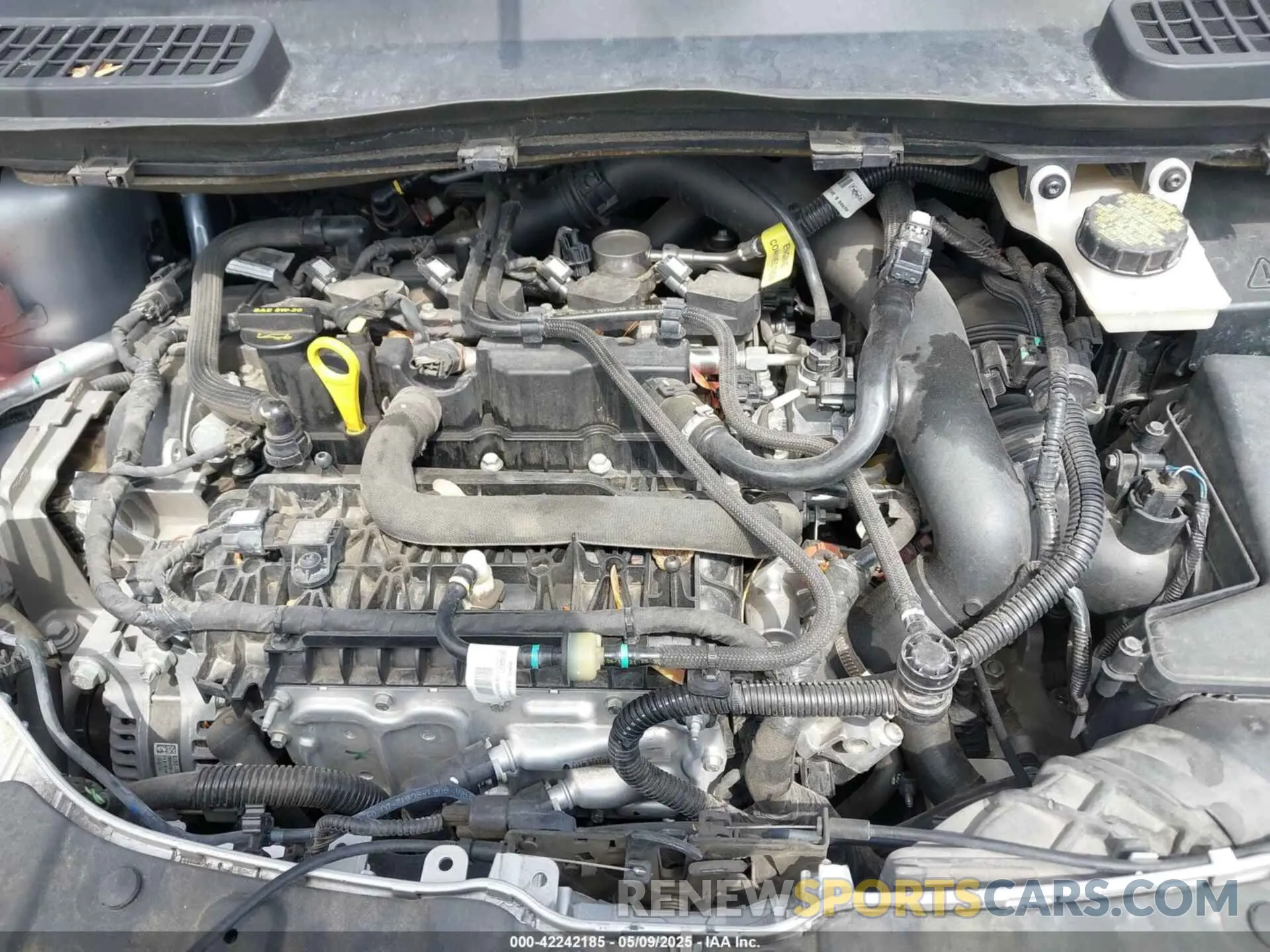 10 Photograph of a damaged car 1FMCU9HD8KUB83281 FORD ESCAPE 2019