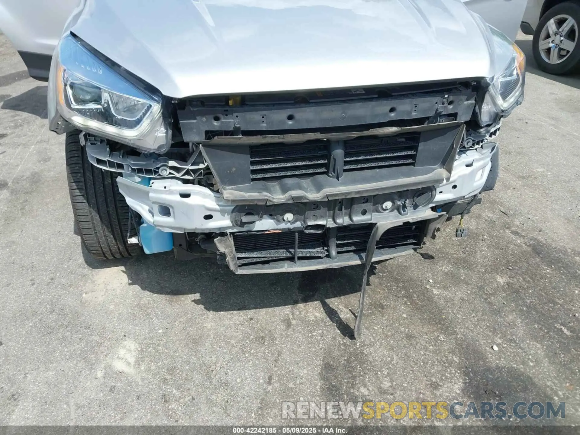 6 Photograph of a damaged car 1FMCU9HD8KUB83281 FORD ESCAPE 2019