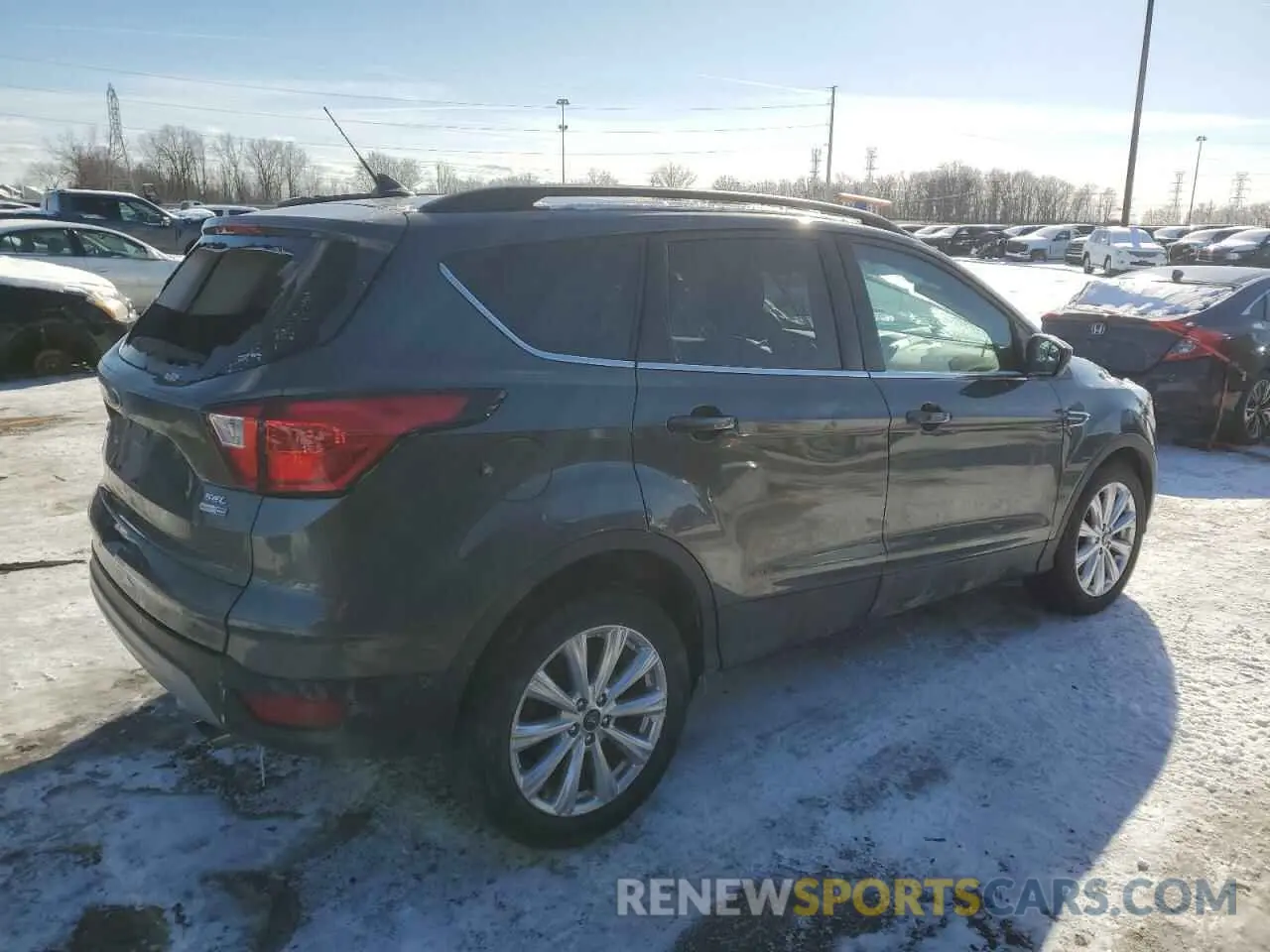 3 Photograph of a damaged car 1FMCU9HD8KUB85502 FORD ESCAPE 2019