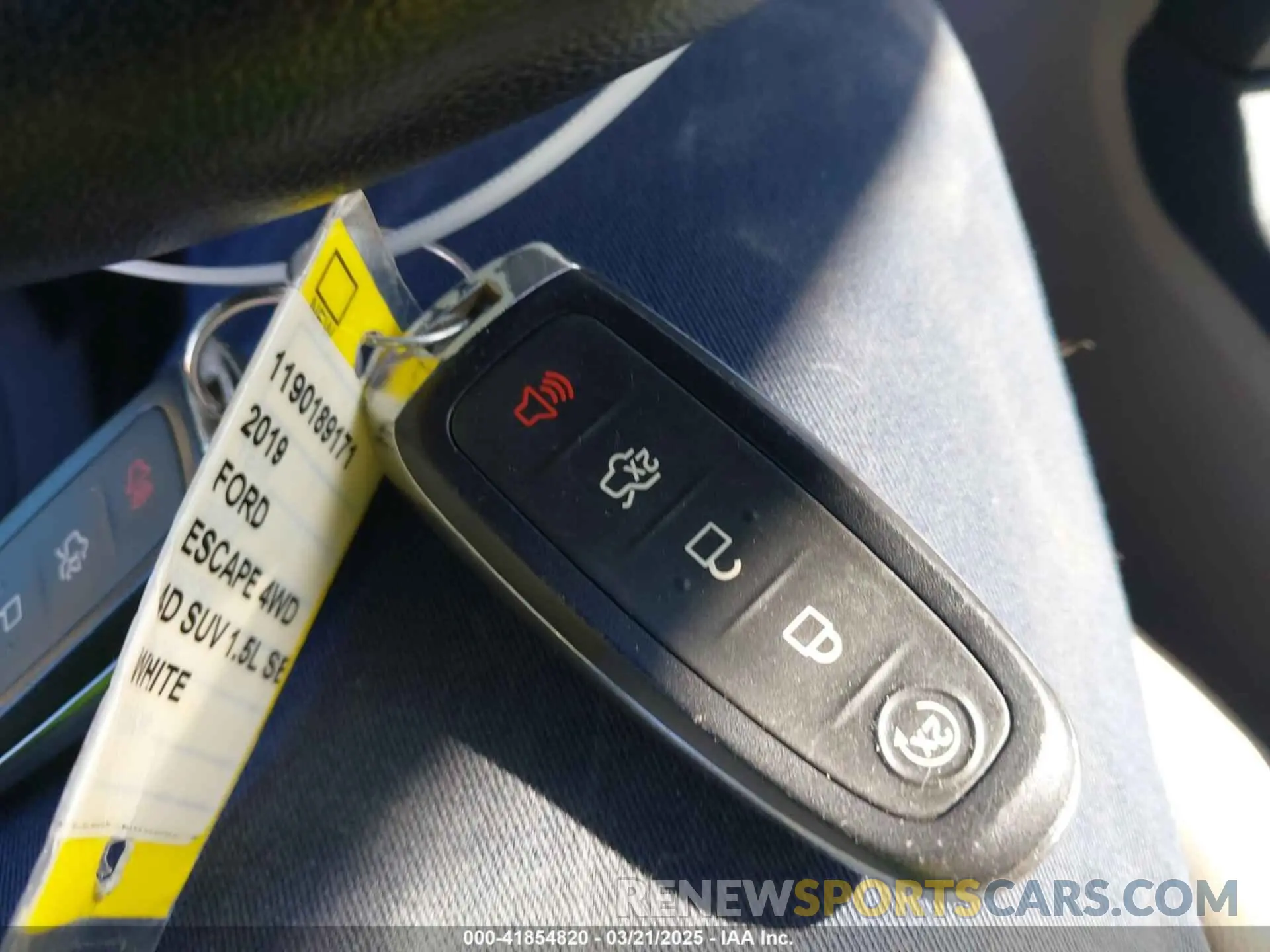 11 Photograph of a damaged car 1FMCU9HD8KUC07675 FORD ESCAPE 2019