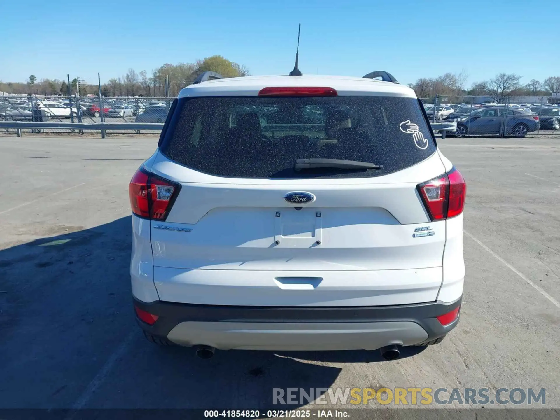 16 Photograph of a damaged car 1FMCU9HD8KUC07675 FORD ESCAPE 2019