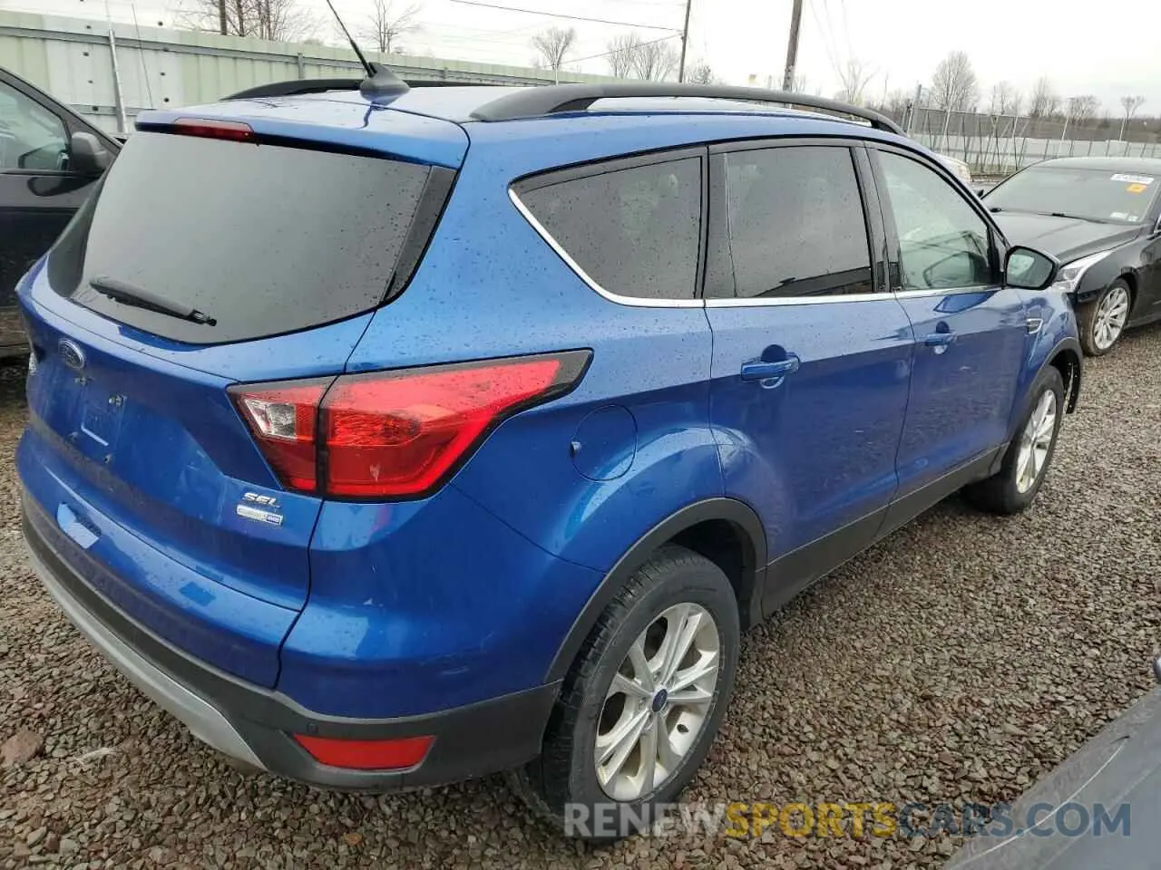 3 Photograph of a damaged car 1FMCU9HD9KUA31400 FORD ESCAPE 2019