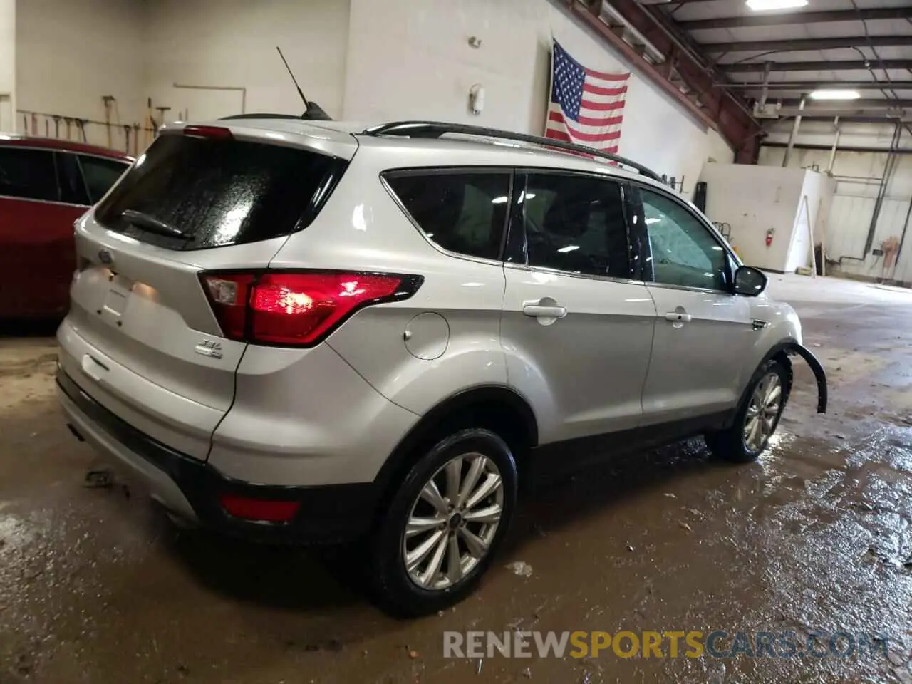 3 Photograph of a damaged car 1FMCU9HD9KUA46401 FORD ESCAPE 2019