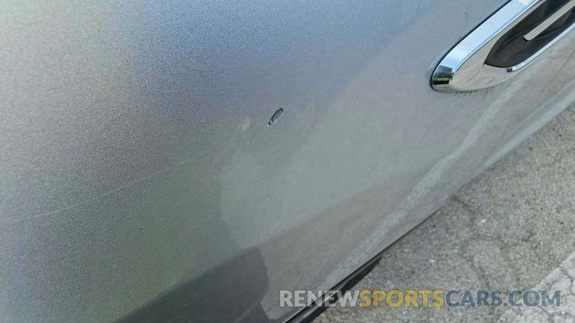 18 Photograph of a damaged car 1FMCU9HD9KUA65577 FORD ESCAPE 2019