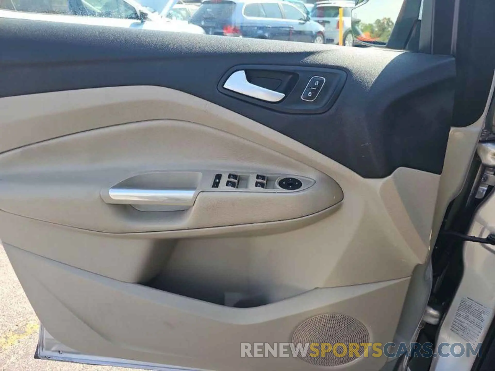 9 Photograph of a damaged car 1FMCU9HD9KUA65577 FORD ESCAPE 2019