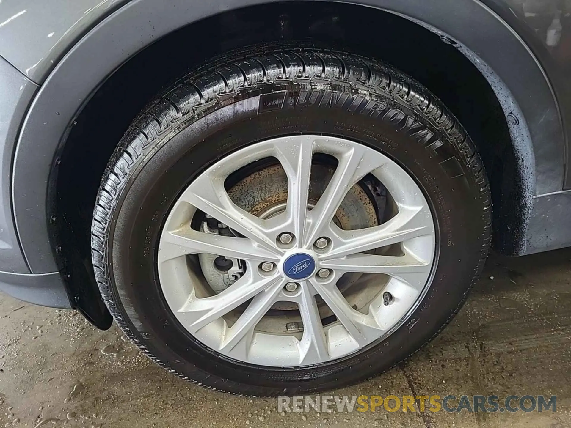 39 Photograph of a damaged car 1FMCU9HD9KUA65692 FORD ESCAPE 2019