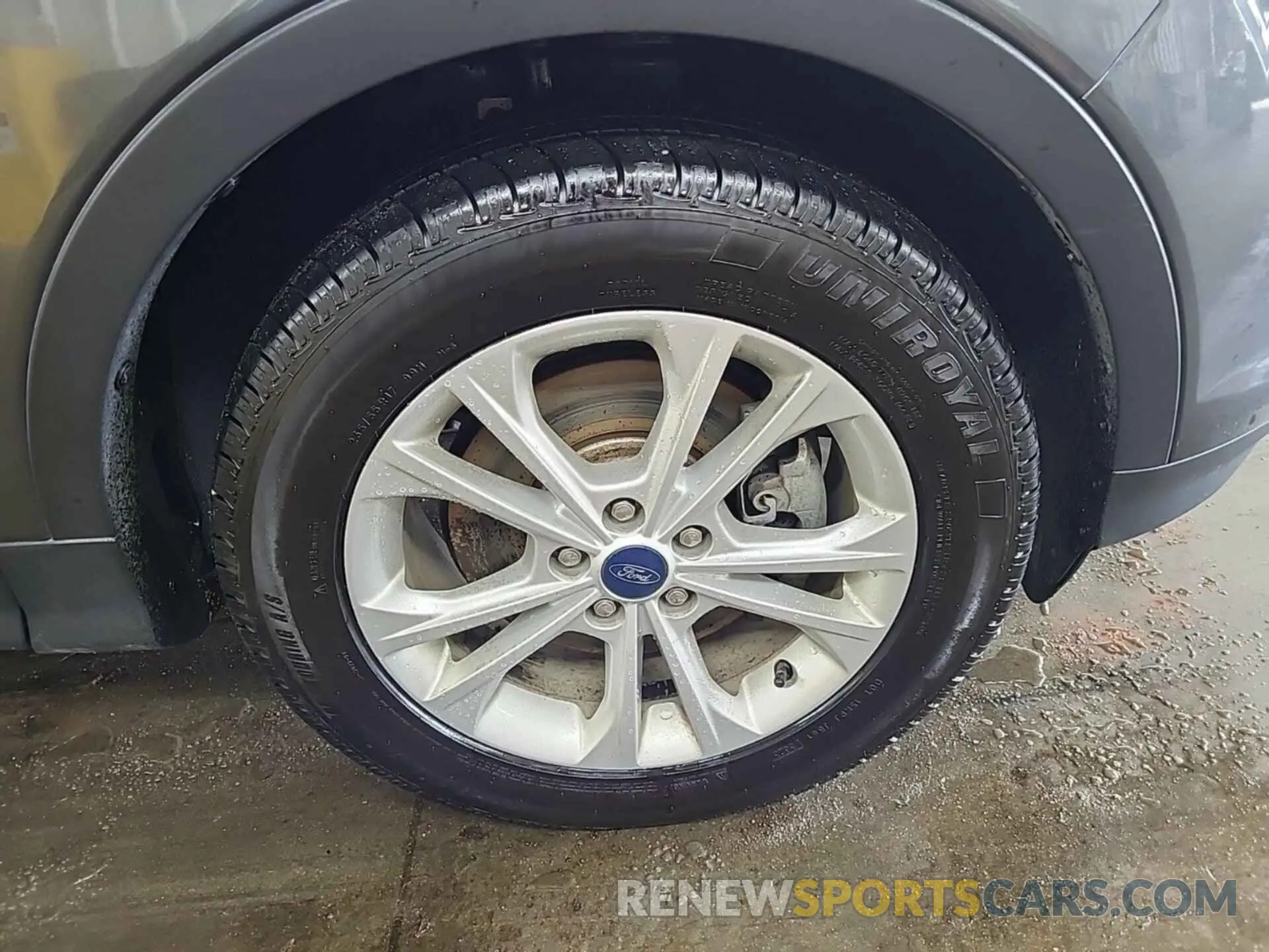 41 Photograph of a damaged car 1FMCU9HD9KUA65692 FORD ESCAPE 2019