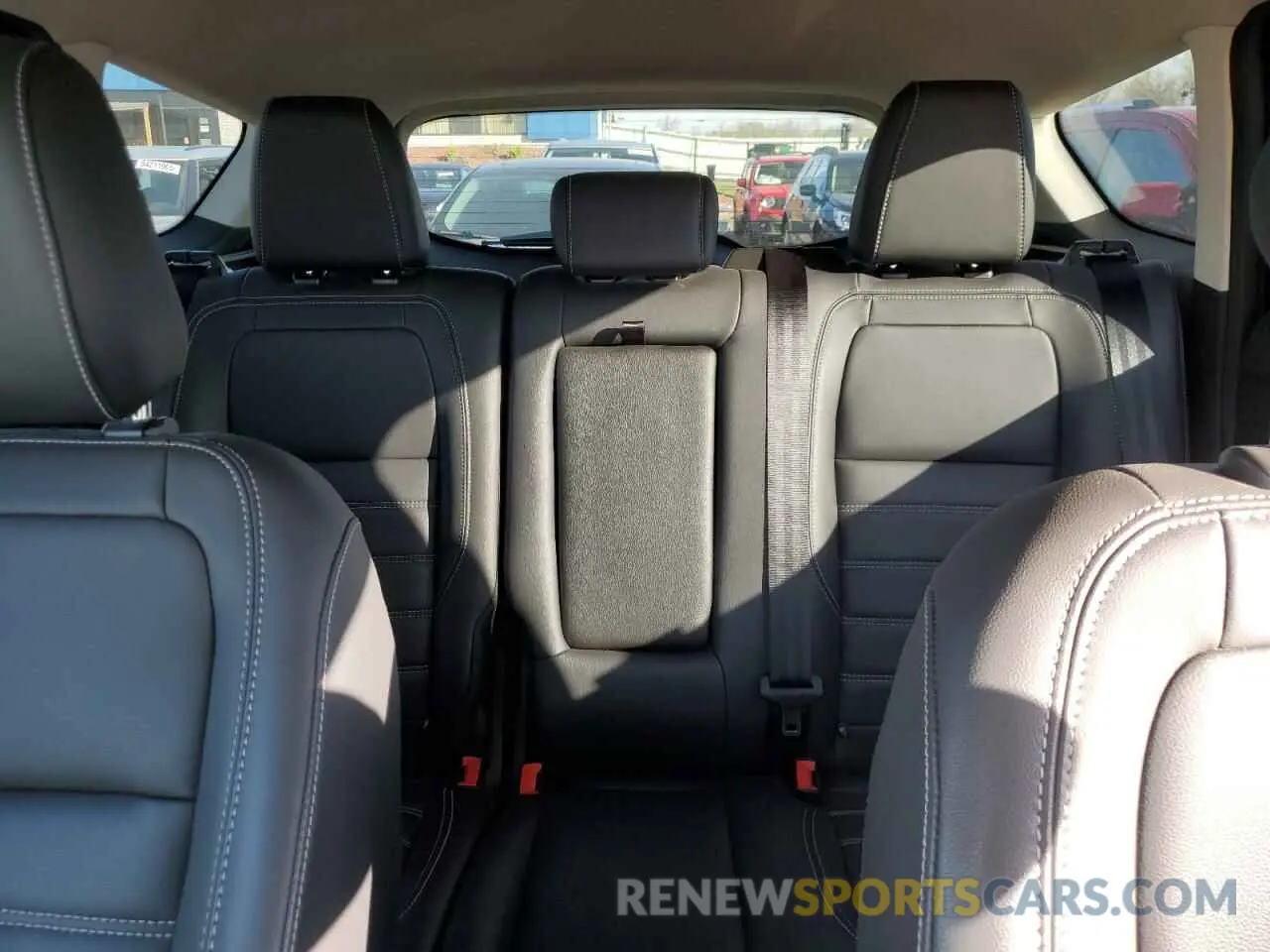 10 Photograph of a damaged car 1FMCU9HD9KUA81343 FORD ESCAPE 2019