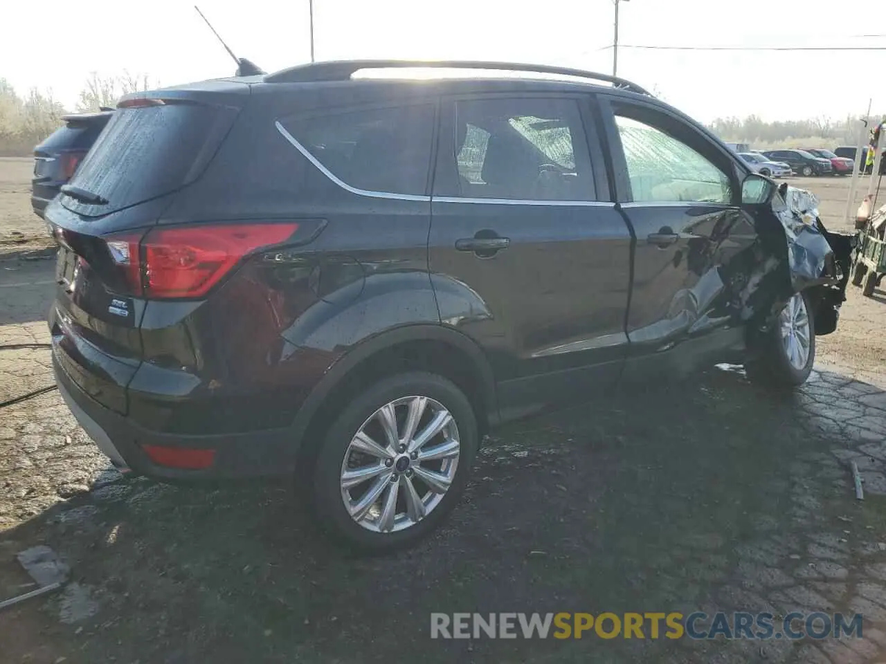 3 Photograph of a damaged car 1FMCU9HD9KUA81343 FORD ESCAPE 2019