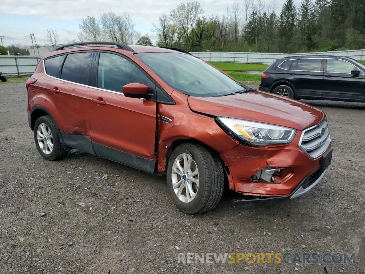 4 Photograph of a damaged car 1FMCU9HD9KUA93511 FORD ESCAPE 2019