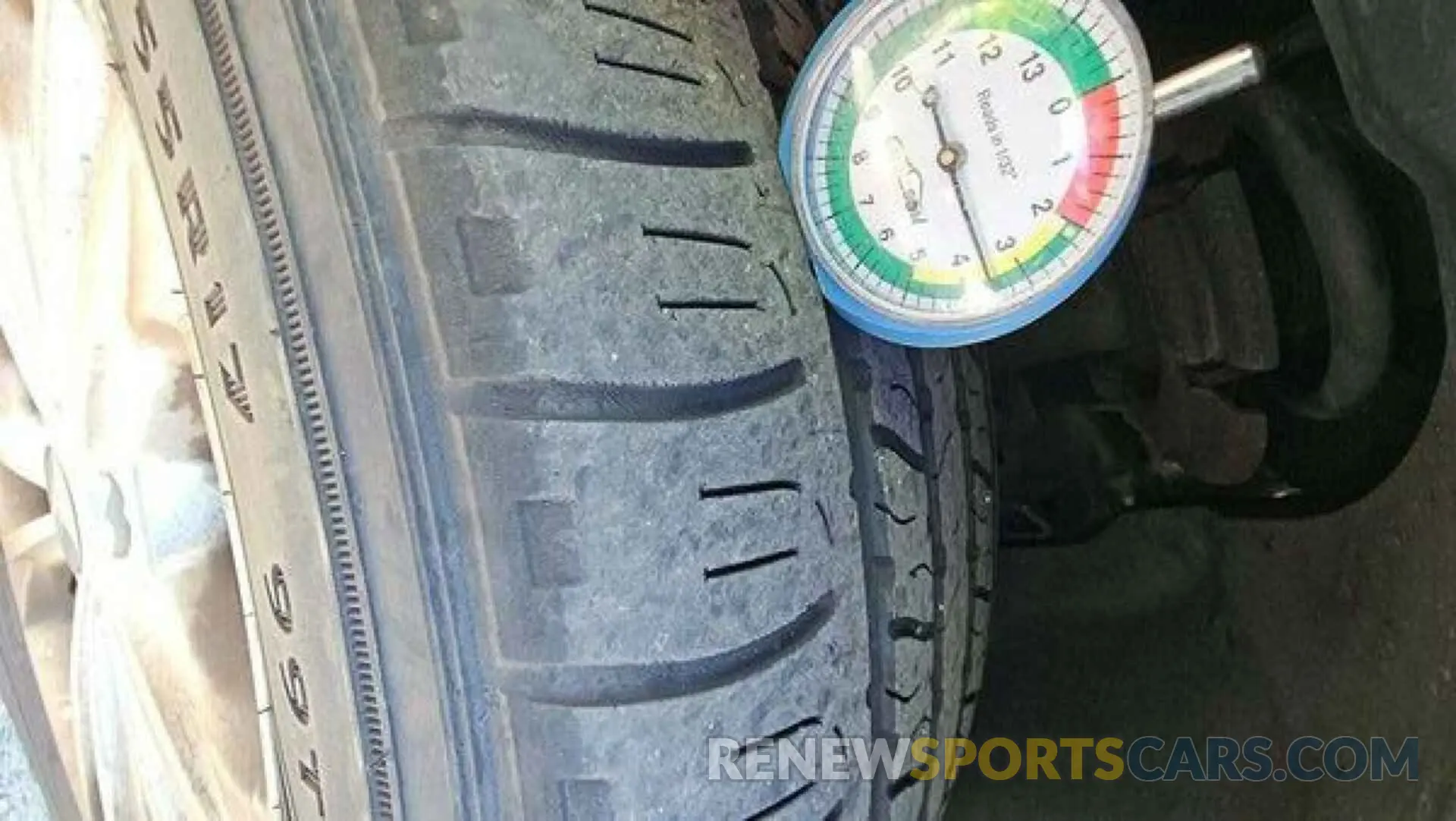 1 Photograph of a damaged car 1FMCU9HD9KUB15782 FORD ESCAPE 2019