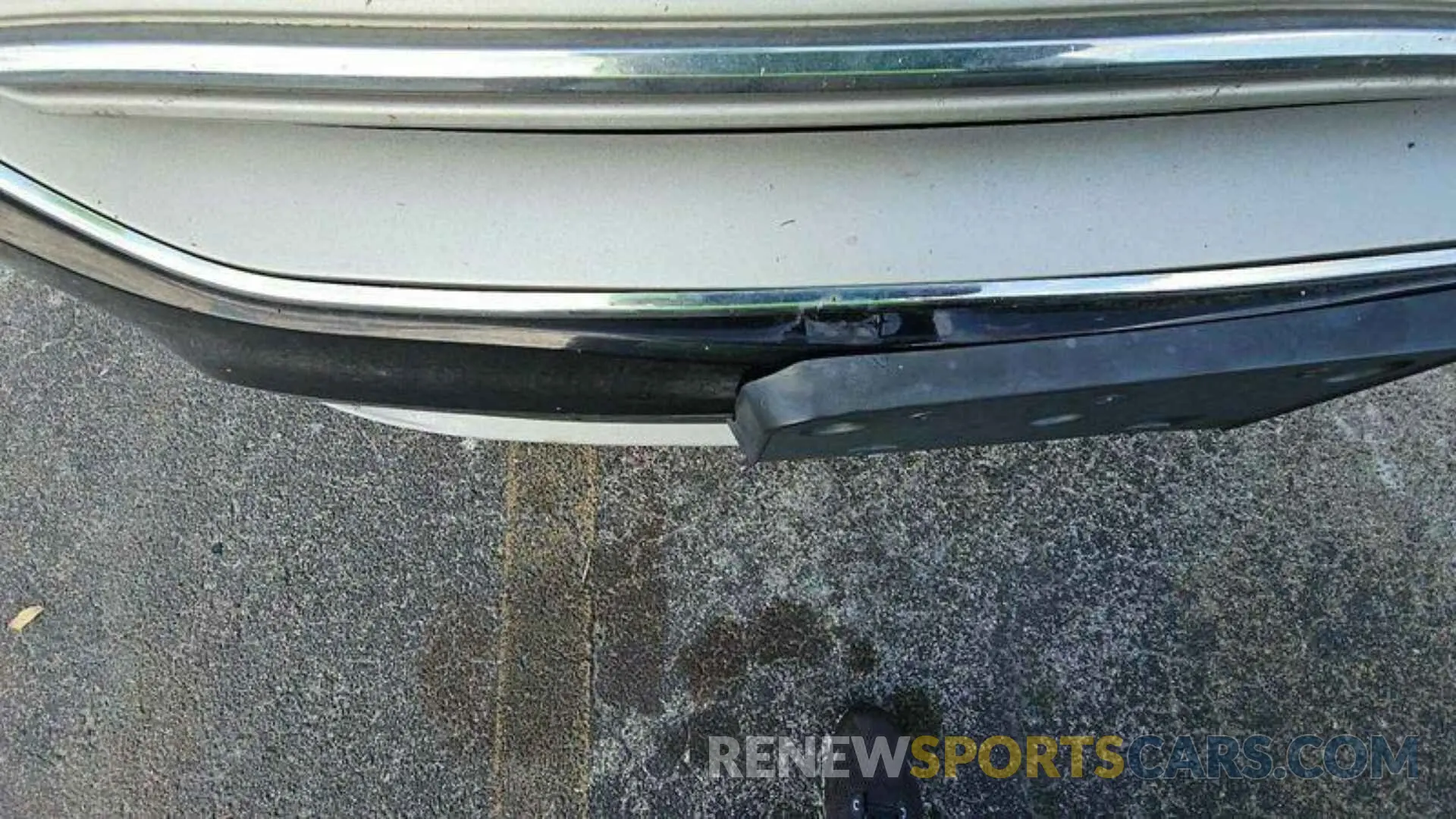 10 Photograph of a damaged car 1FMCU9HD9KUB15782 FORD ESCAPE 2019