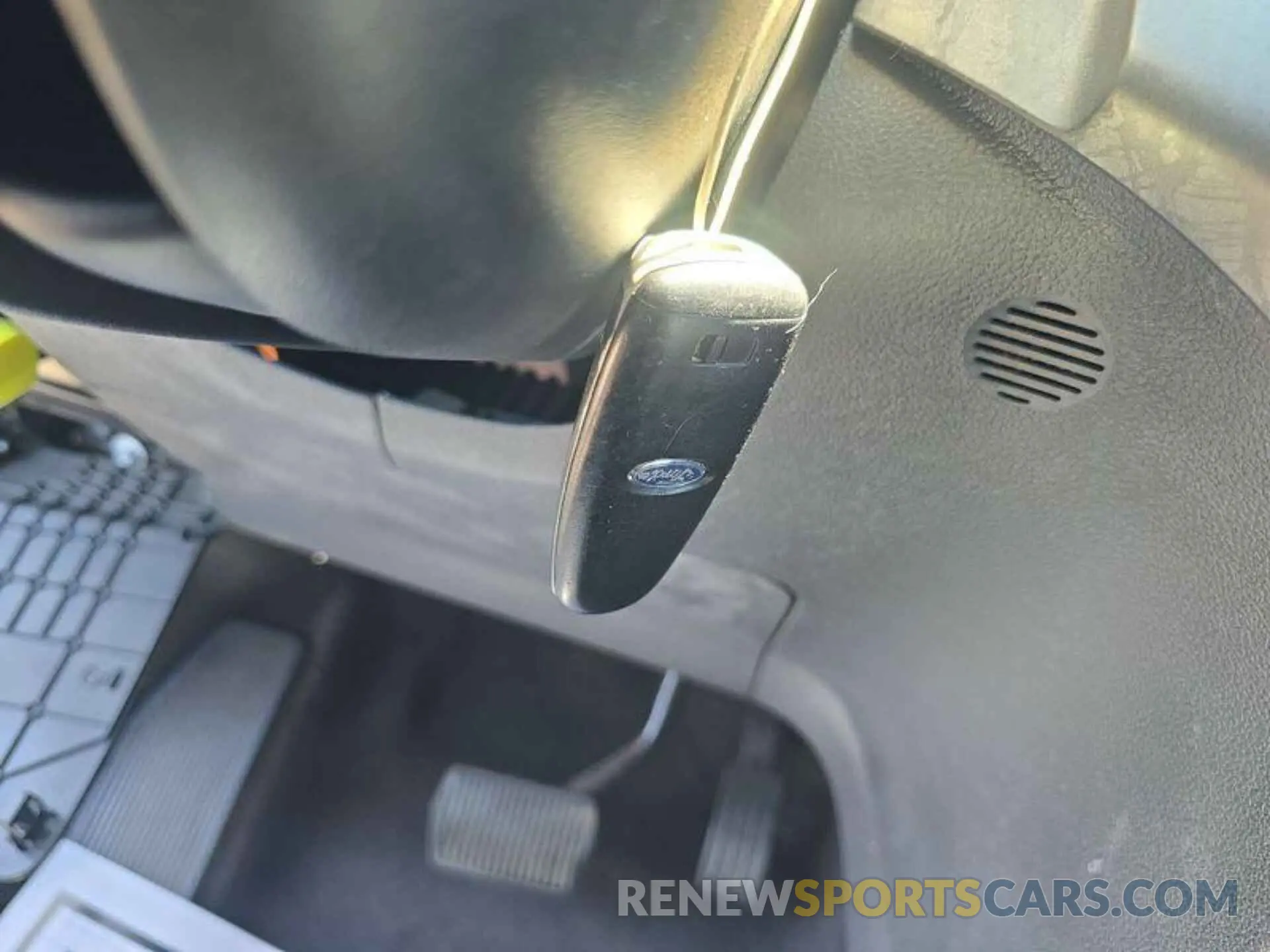 13 Photograph of a damaged car 1FMCU9HD9KUB15782 FORD ESCAPE 2019