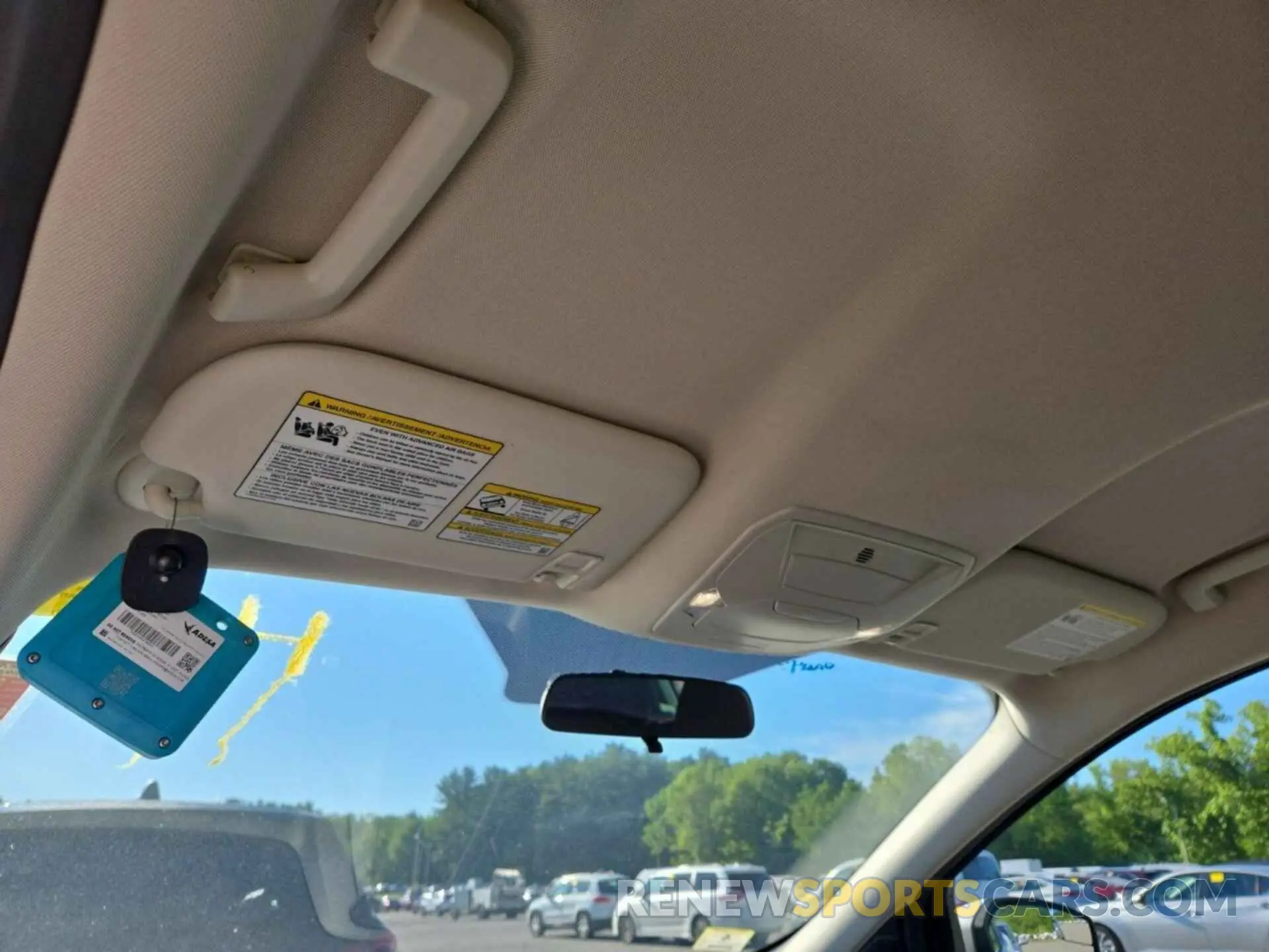 29 Photograph of a damaged car 1FMCU9HD9KUB65677 FORD ESCAPE 2019