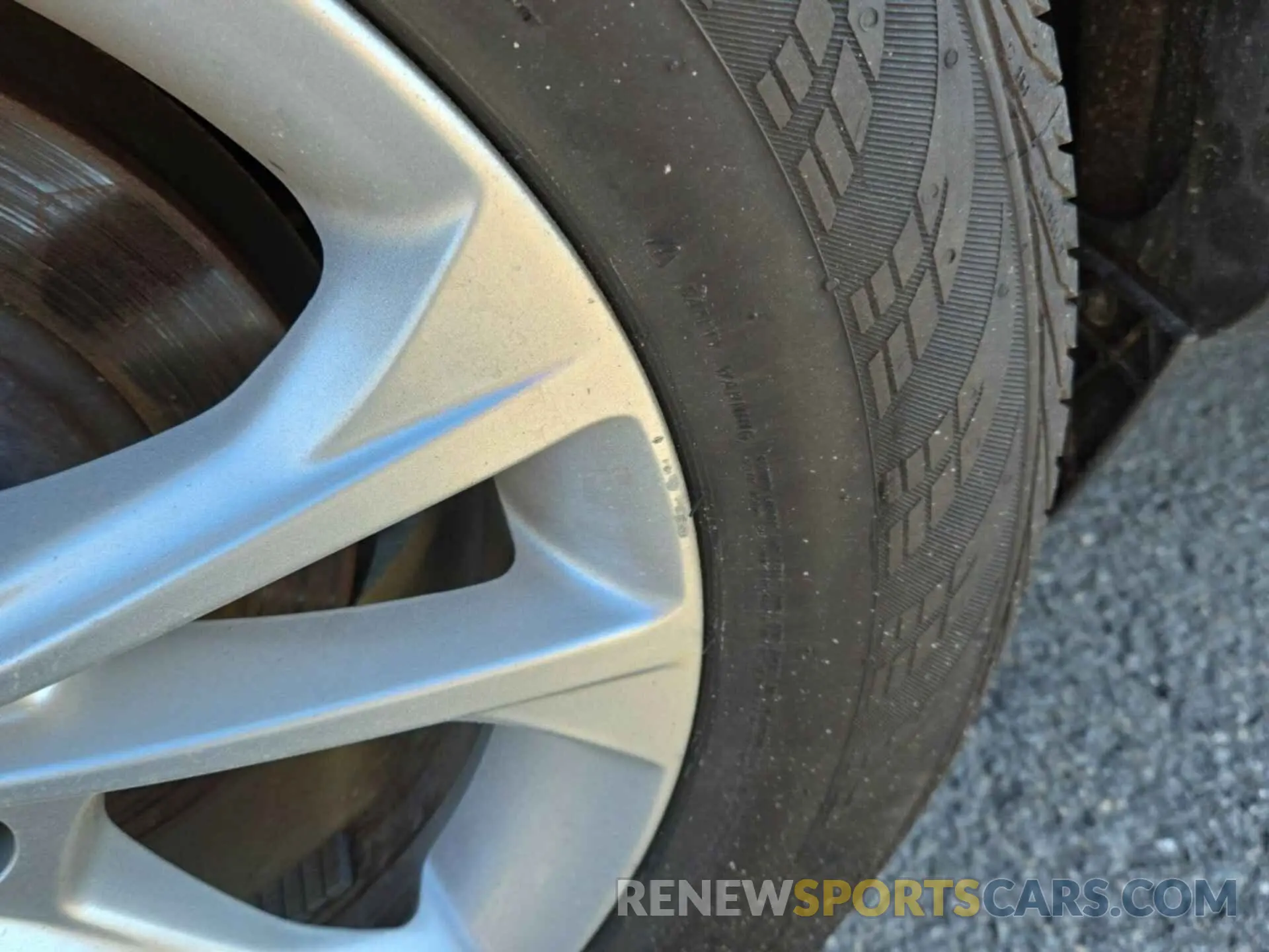 6 Photograph of a damaged car 1FMCU9HD9KUB65677 FORD ESCAPE 2019