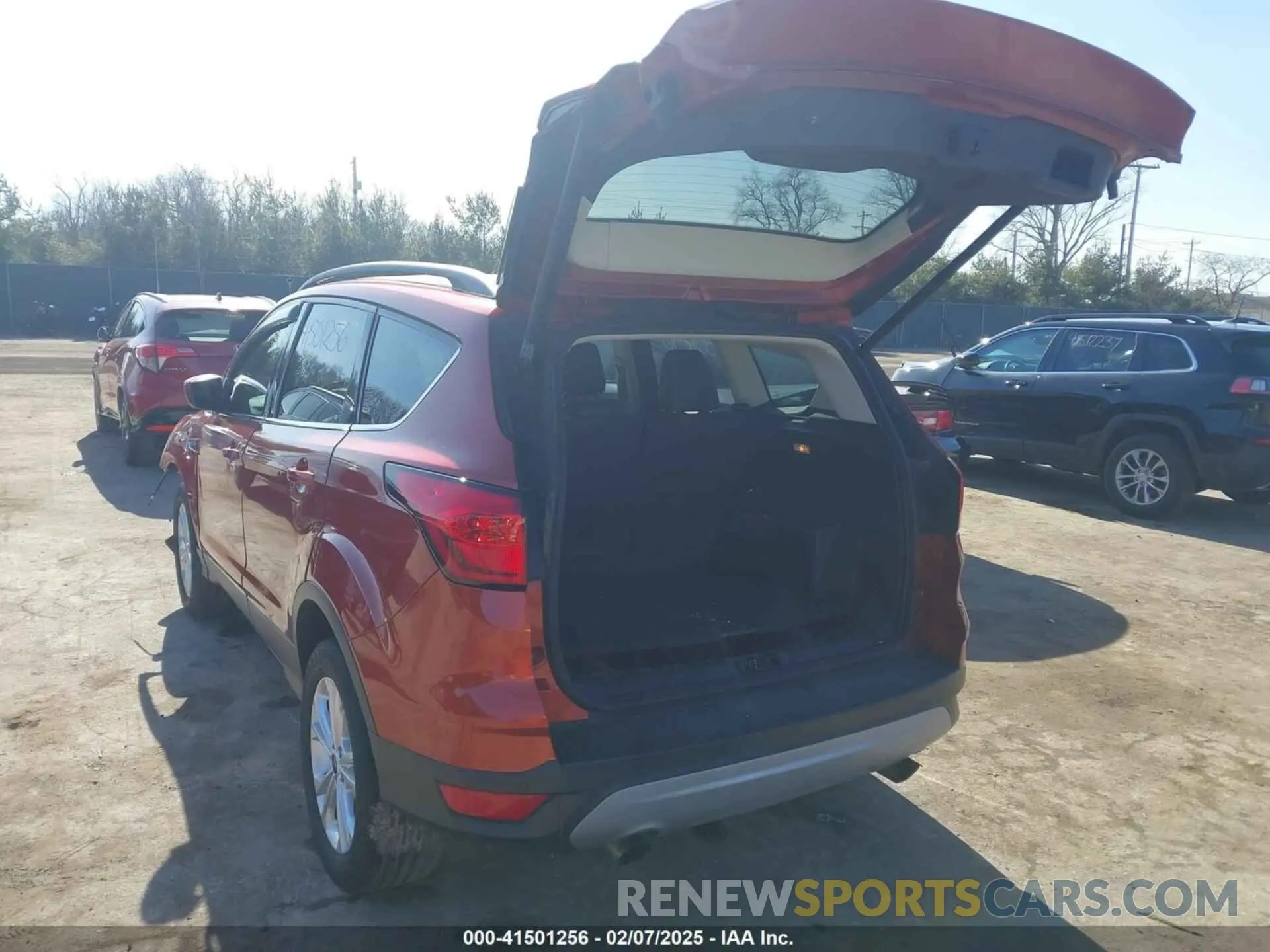 3 Photograph of a damaged car 1FMCU9HD9KUC01755 FORD ESCAPE 2019