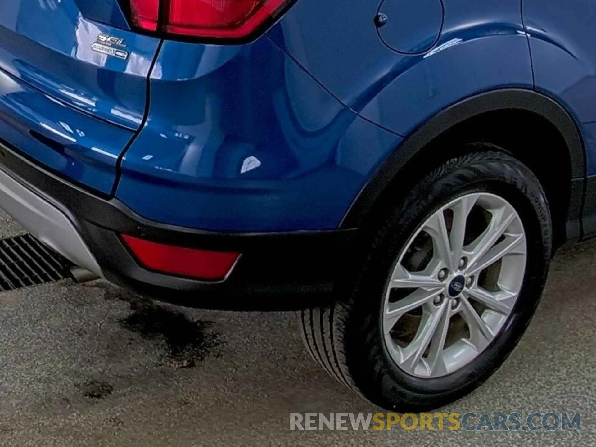 28 Photograph of a damaged car 1FMCU9HDXKUA65619 FORD ESCAPE 2019