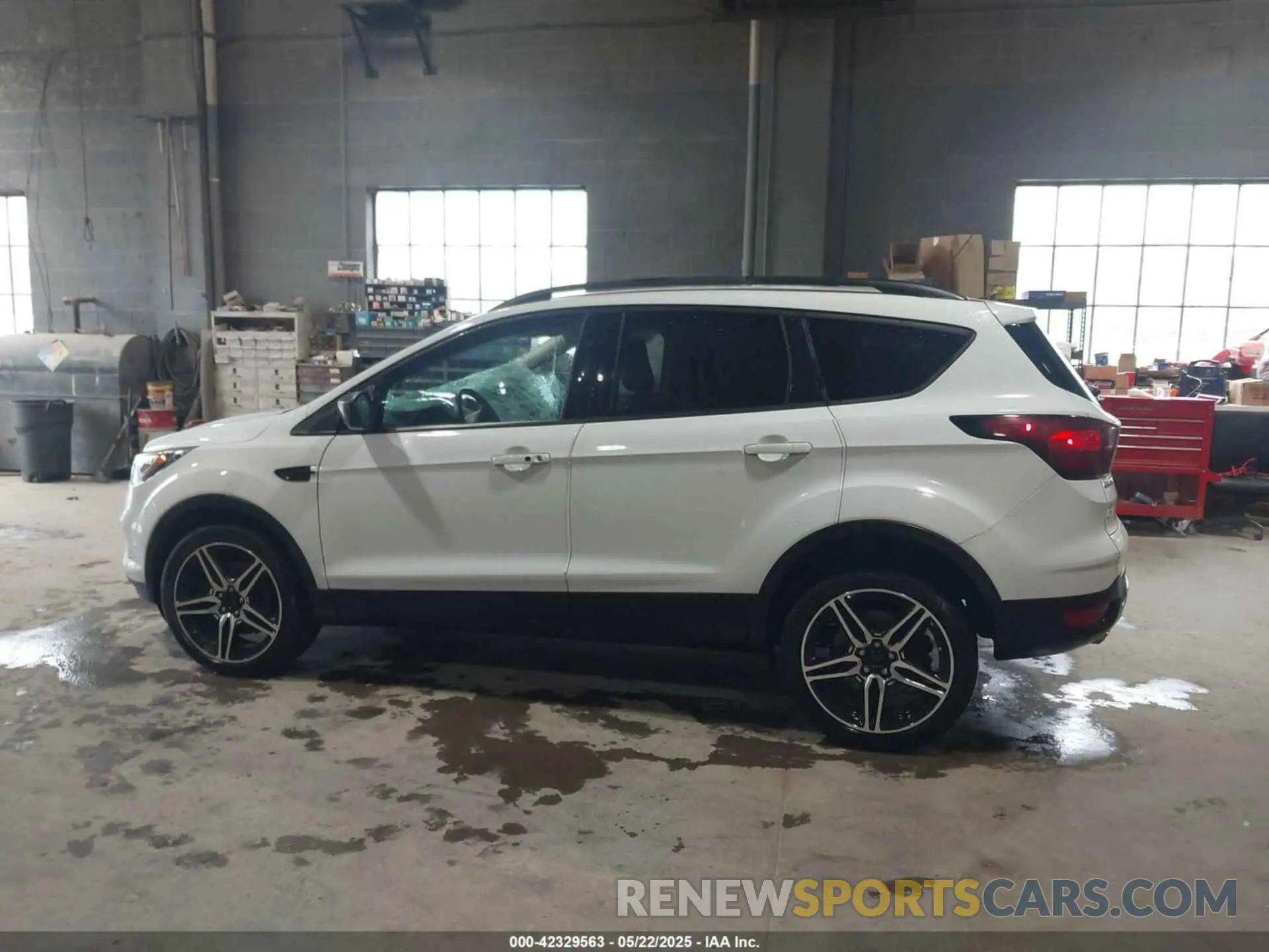 14 Photograph of a damaged car 1FMCU9HDXKUA66057 FORD ESCAPE 2019