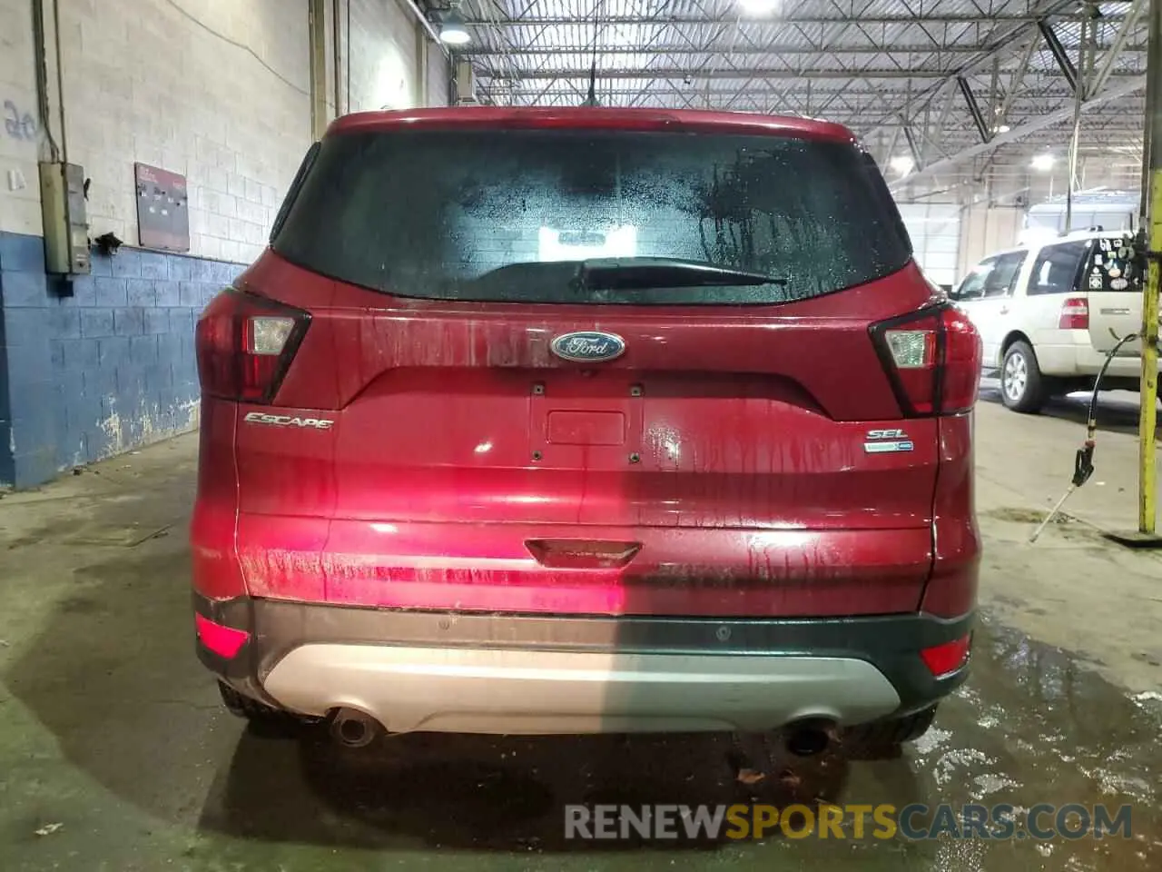 6 Photograph of a damaged car 1FMCU9HDXKUA81996 FORD ESCAPE 2019