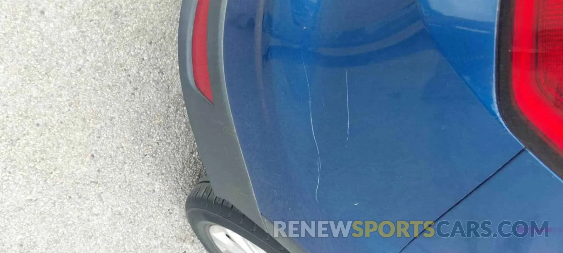 29 Photograph of a damaged car 1FMCU9HDXKUB11854 FORD ESCAPE 2019