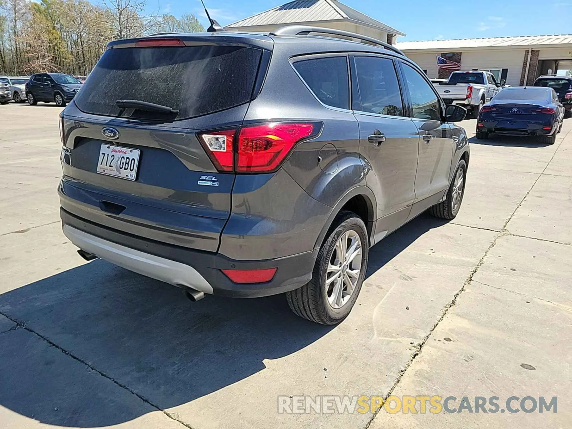 32 Photograph of a damaged car 1FMCU9HDXKUC07578 FORD ESCAPE 2019