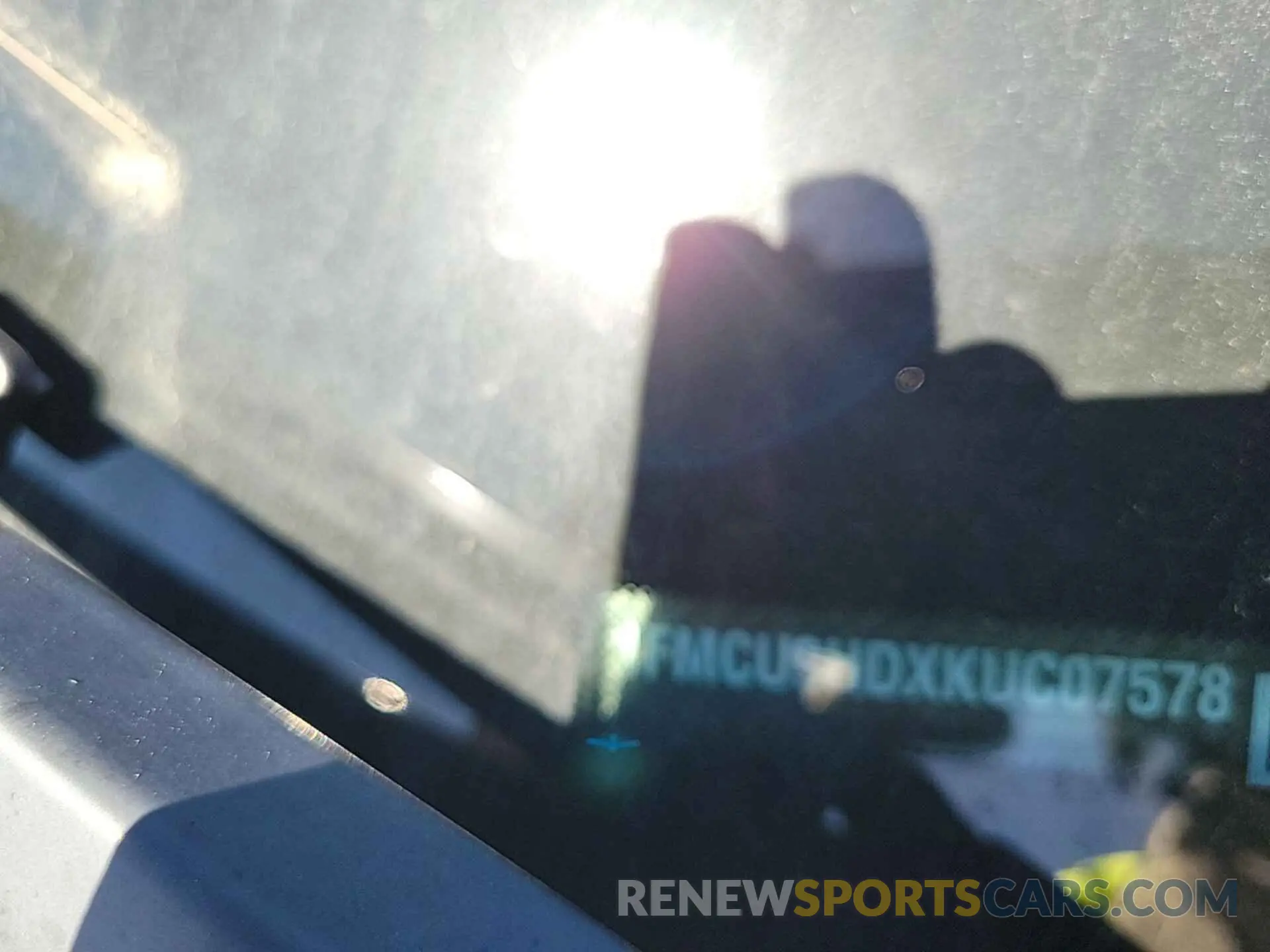 8 Photograph of a damaged car 1FMCU9HDXKUC07578 FORD ESCAPE 2019