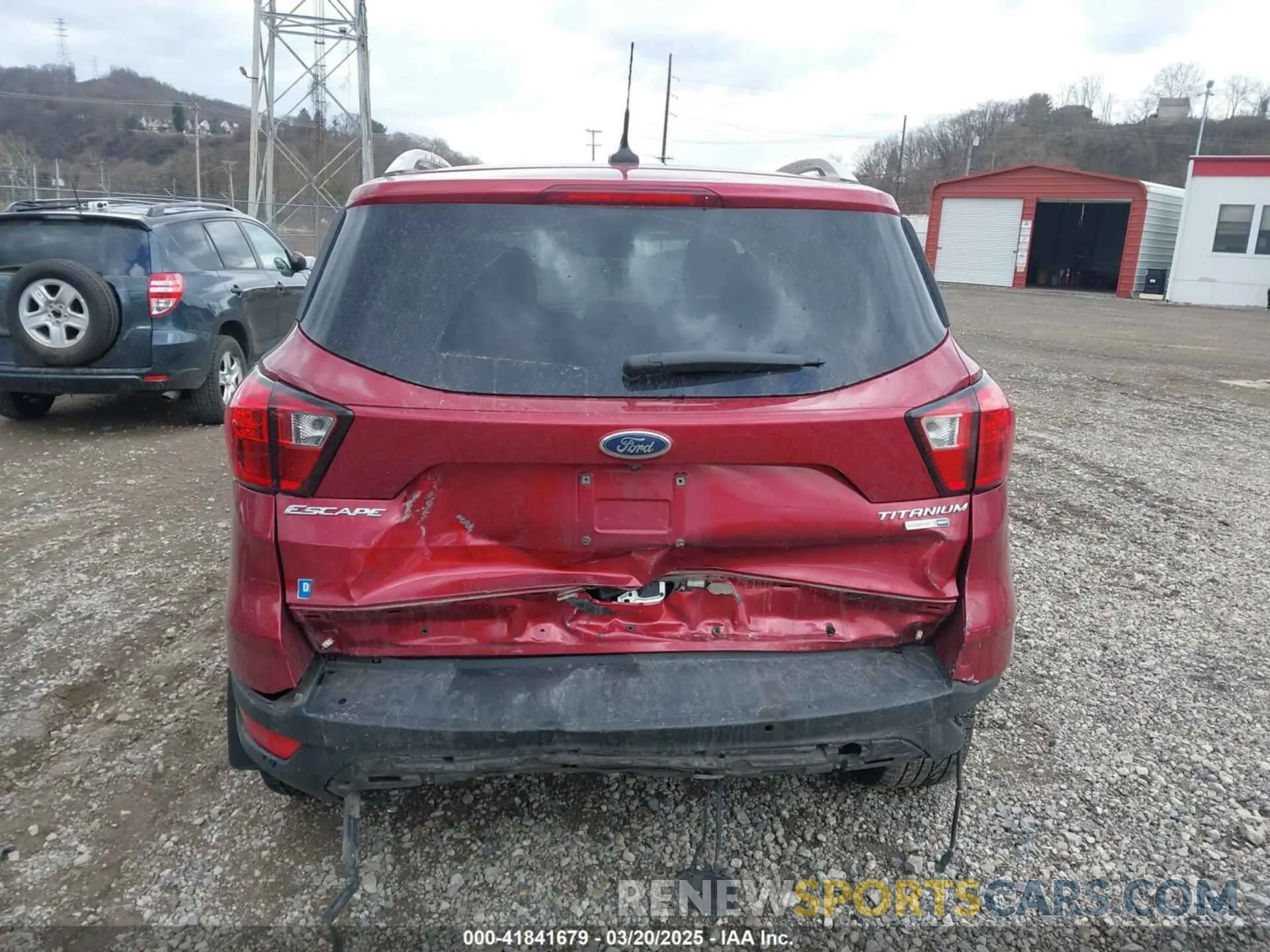 17 Photograph of a damaged car 1FMCU9J90KUC33371 FORD ESCAPE 2019
