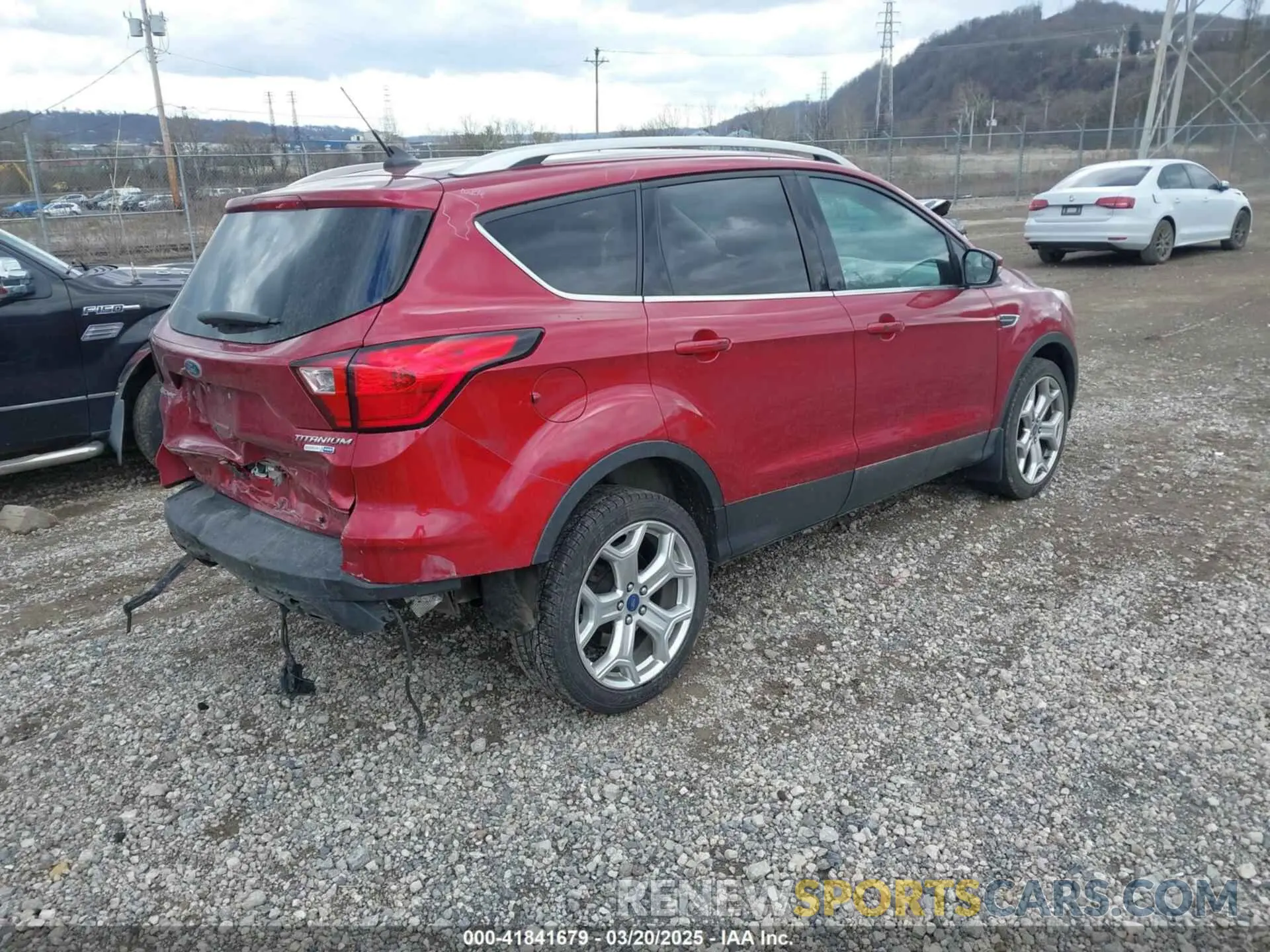 4 Photograph of a damaged car 1FMCU9J90KUC33371 FORD ESCAPE 2019