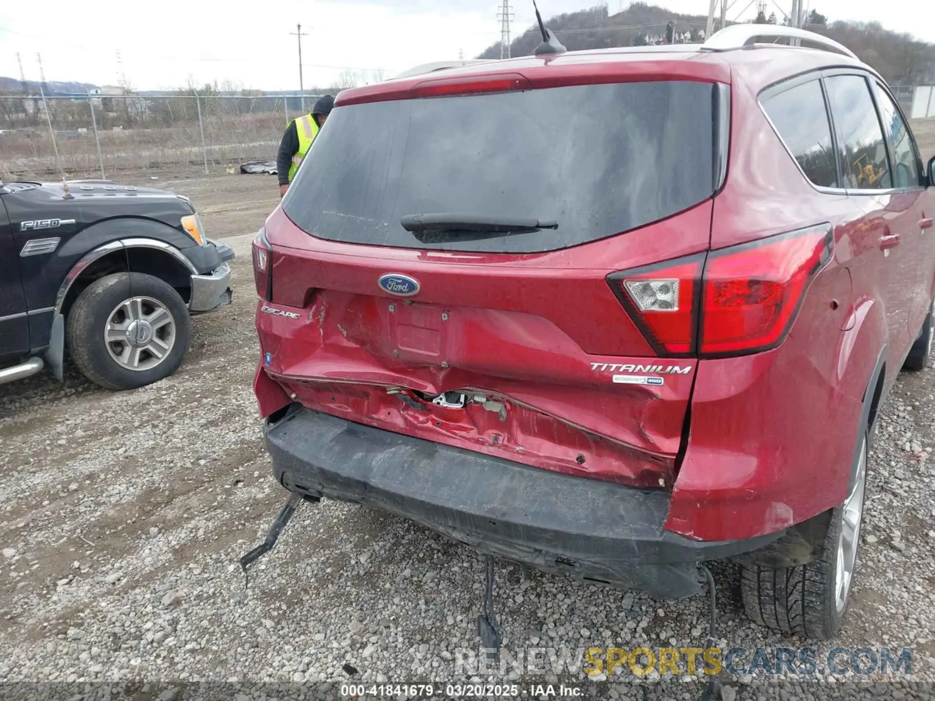 6 Photograph of a damaged car 1FMCU9J90KUC33371 FORD ESCAPE 2019