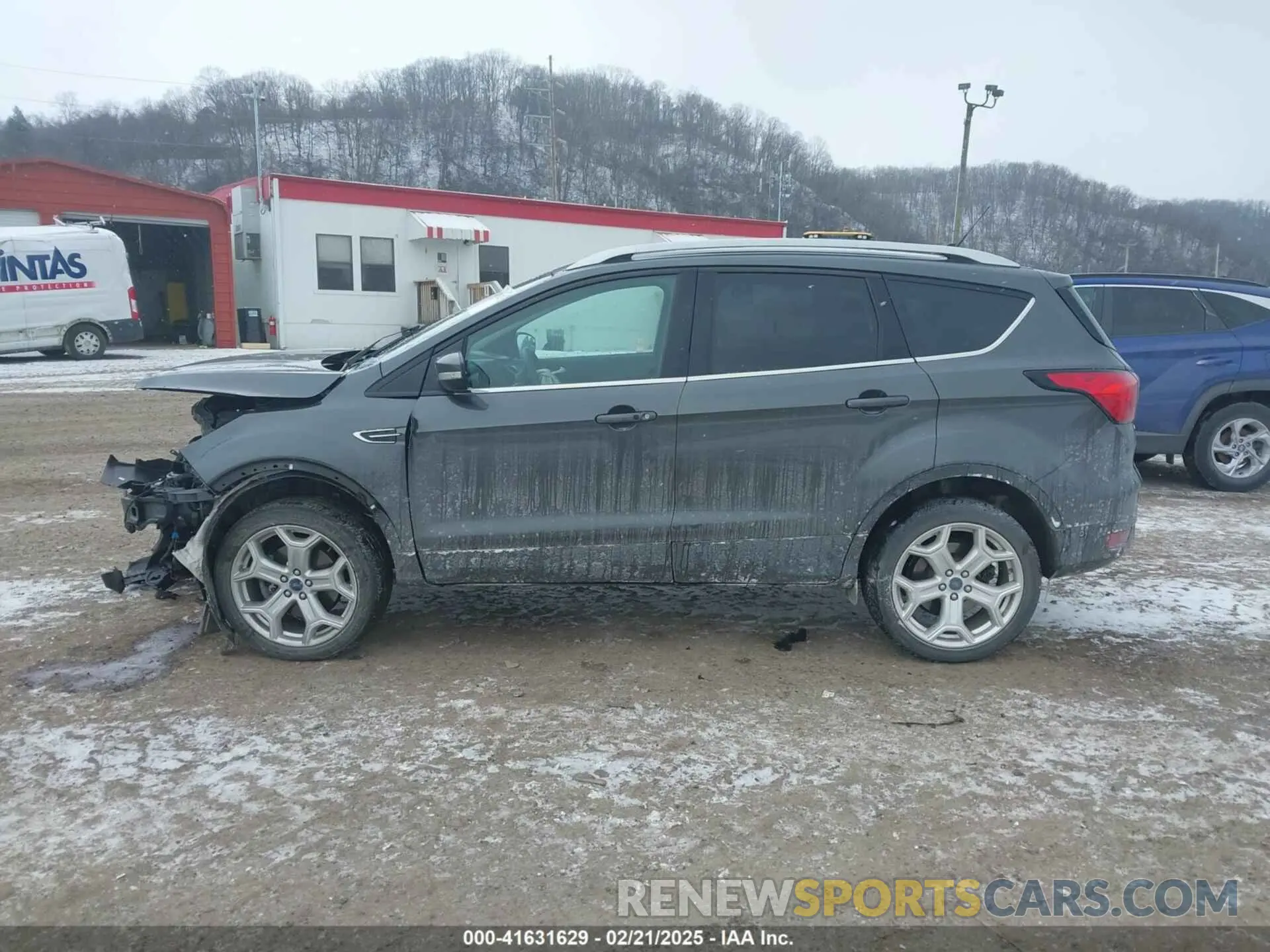 15 Photograph of a damaged car 1FMCU9J90KUC49179 FORD ESCAPE 2019